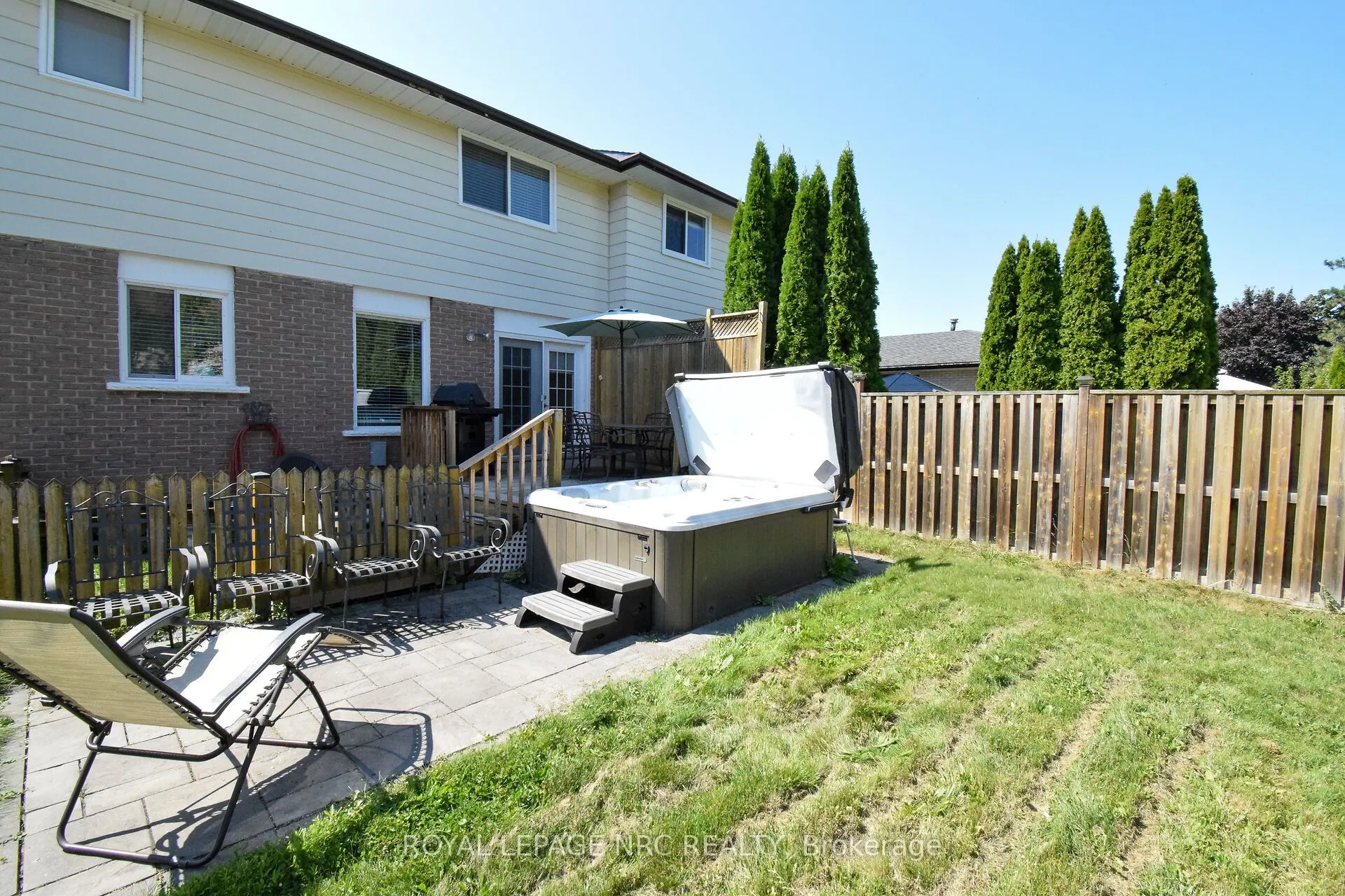23 GREYSTONE Crescent
