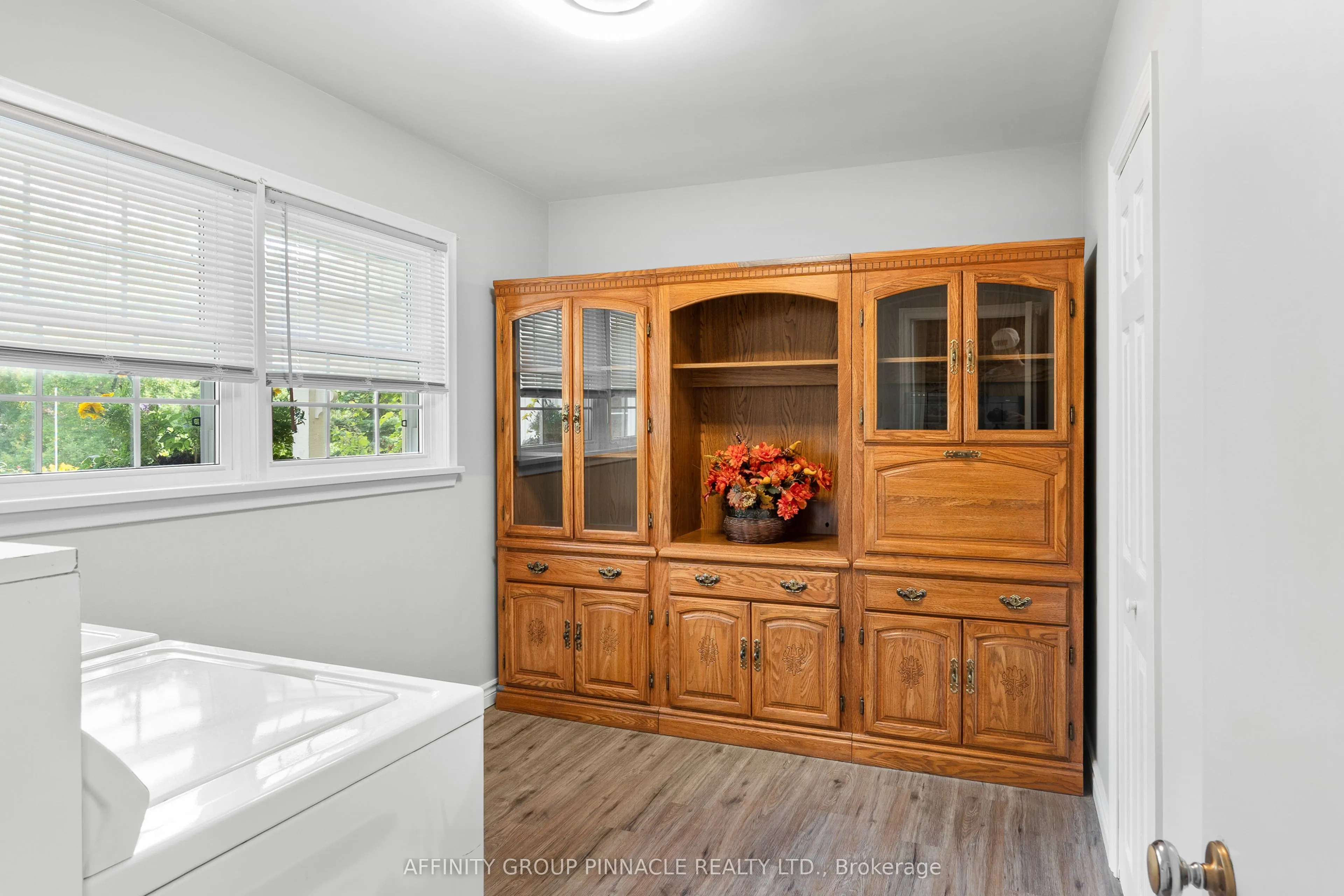 17 Richard Avenue