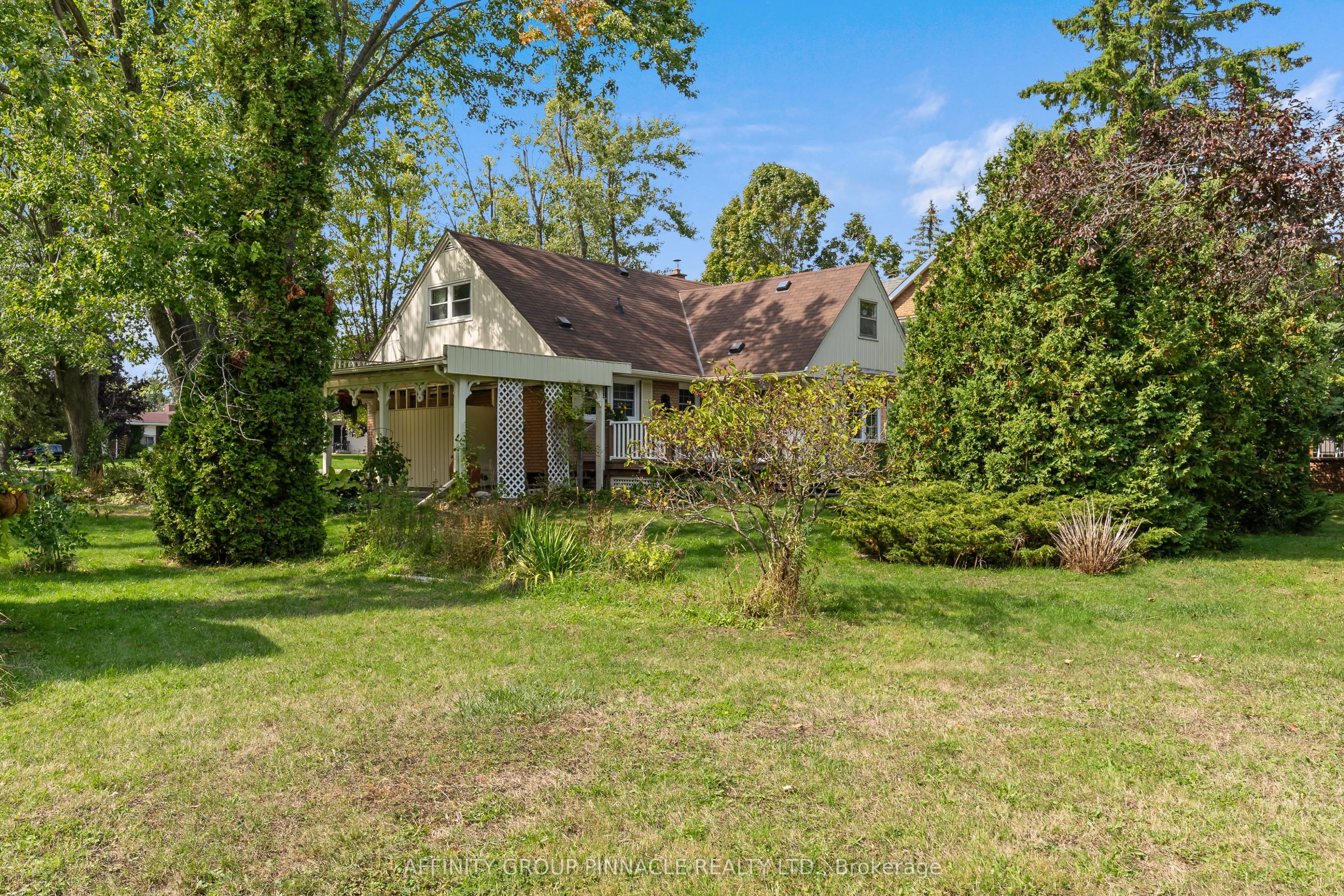 17 Richard Avenue