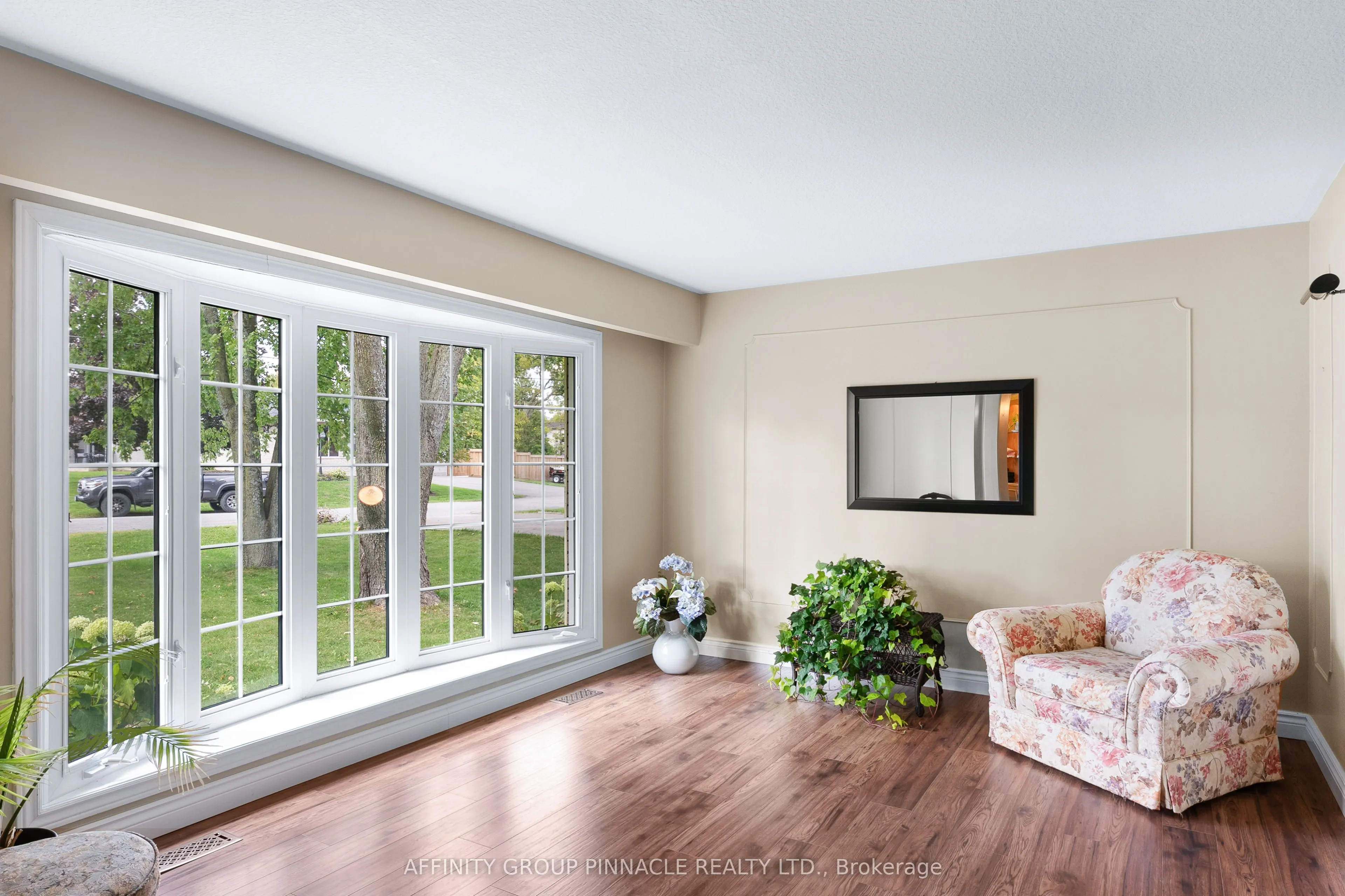 17 Richard Avenue
