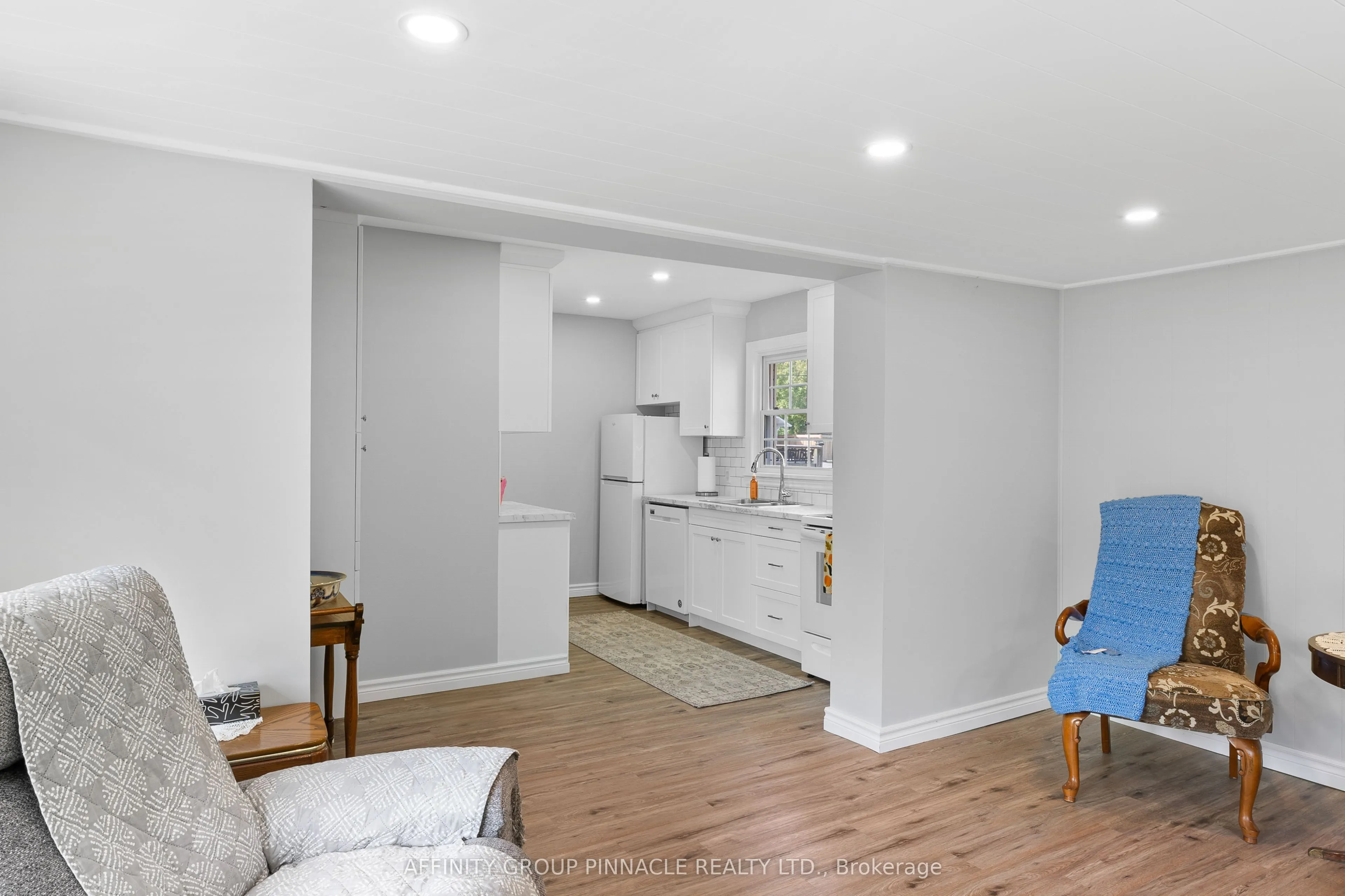 17 Richard Avenue