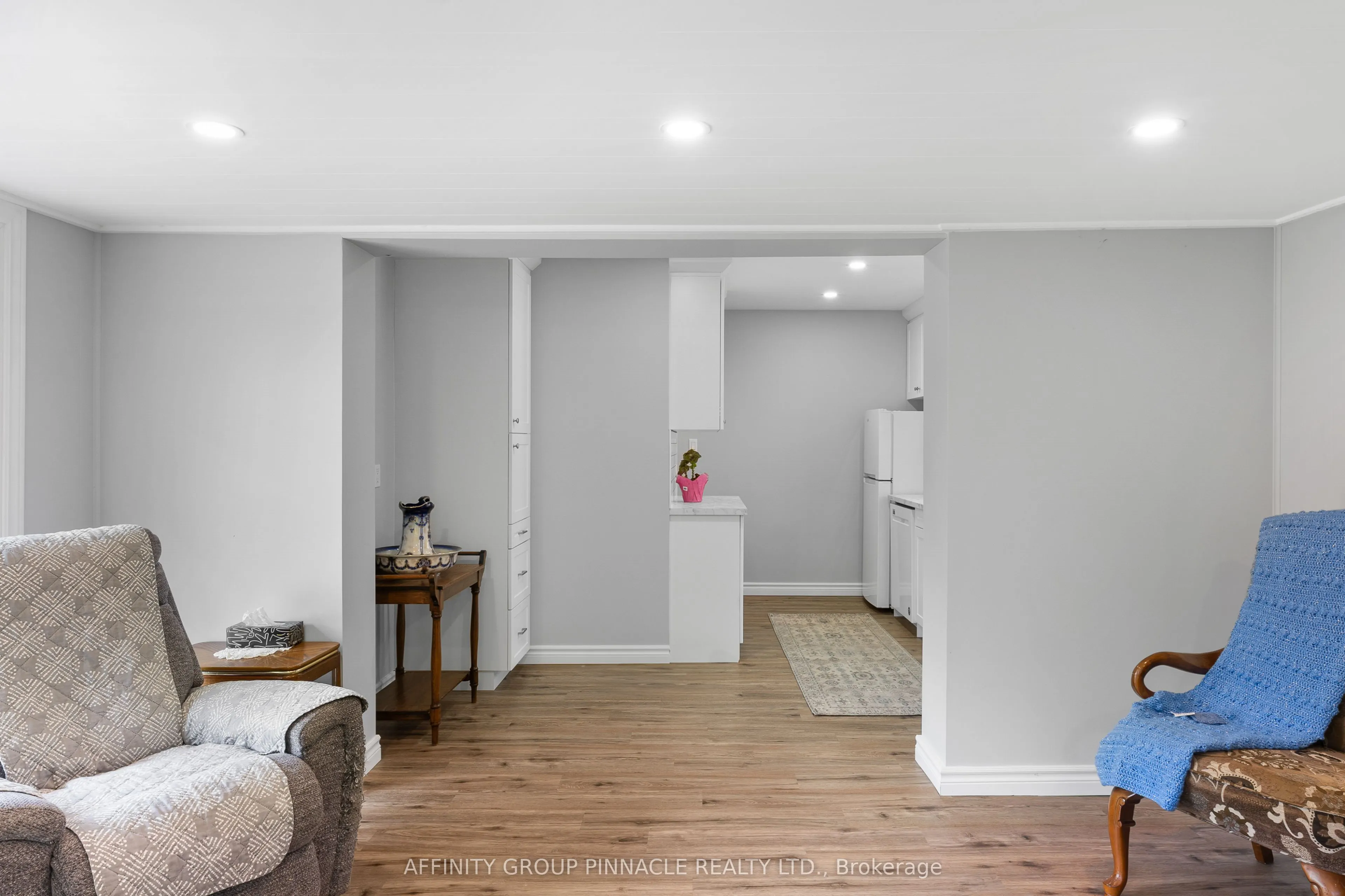 17 Richard Avenue