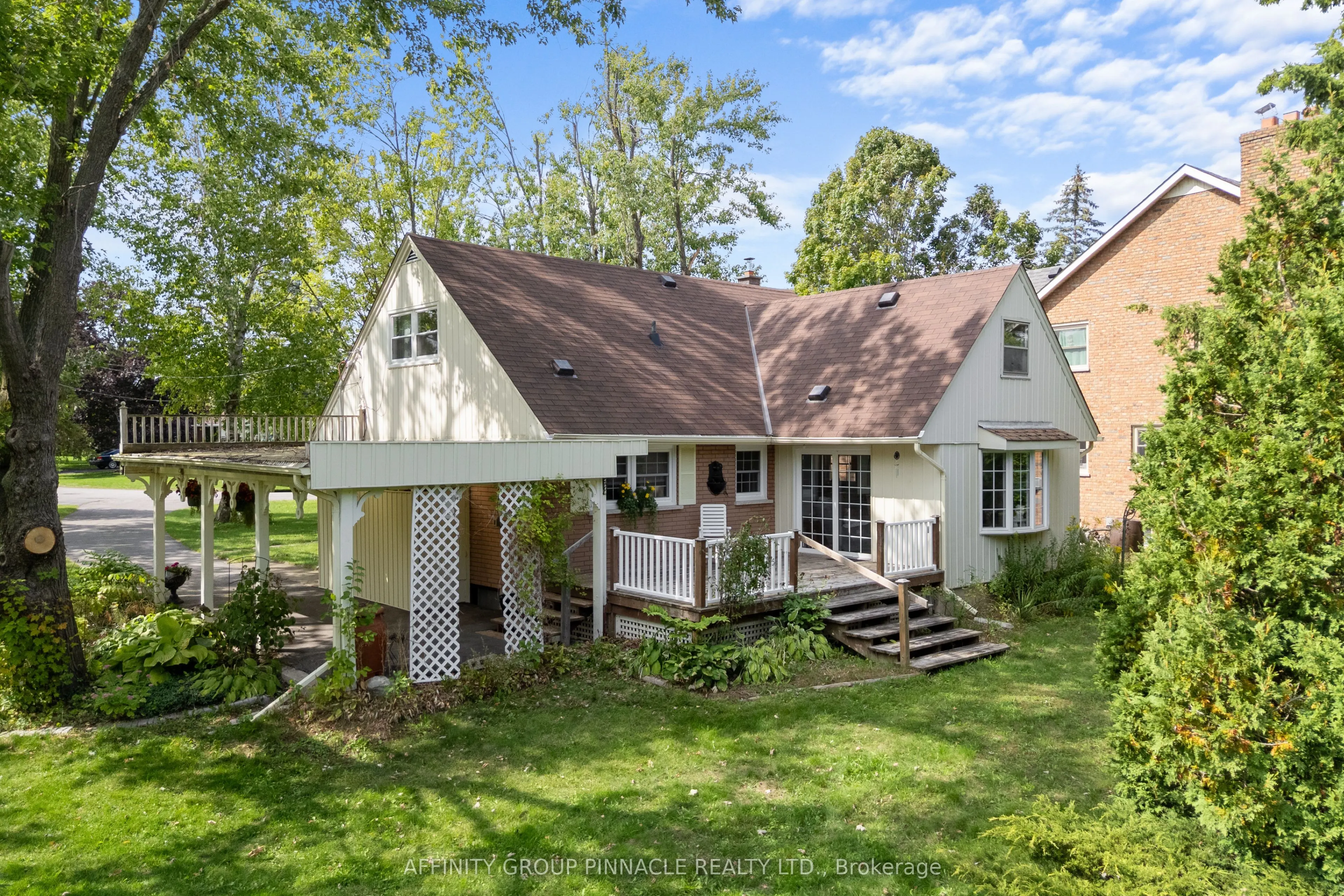 17 Richard Avenue
