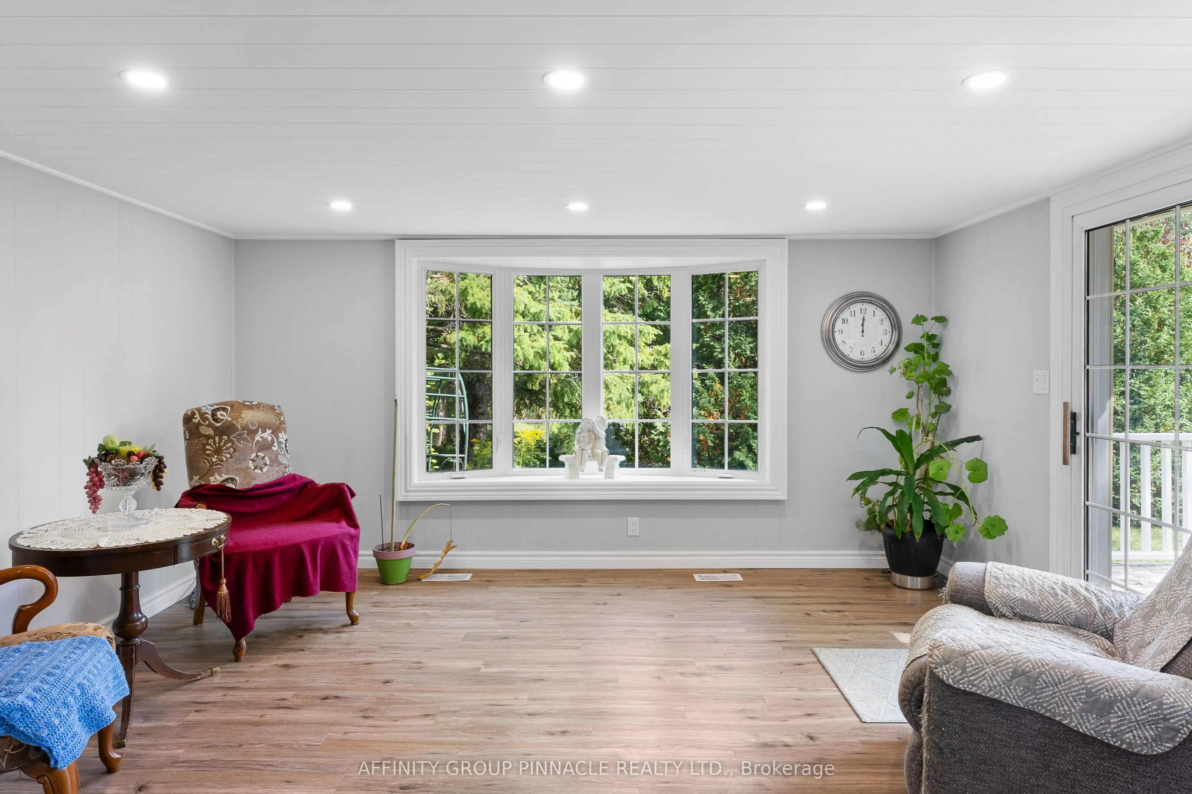 17 Richard Avenue