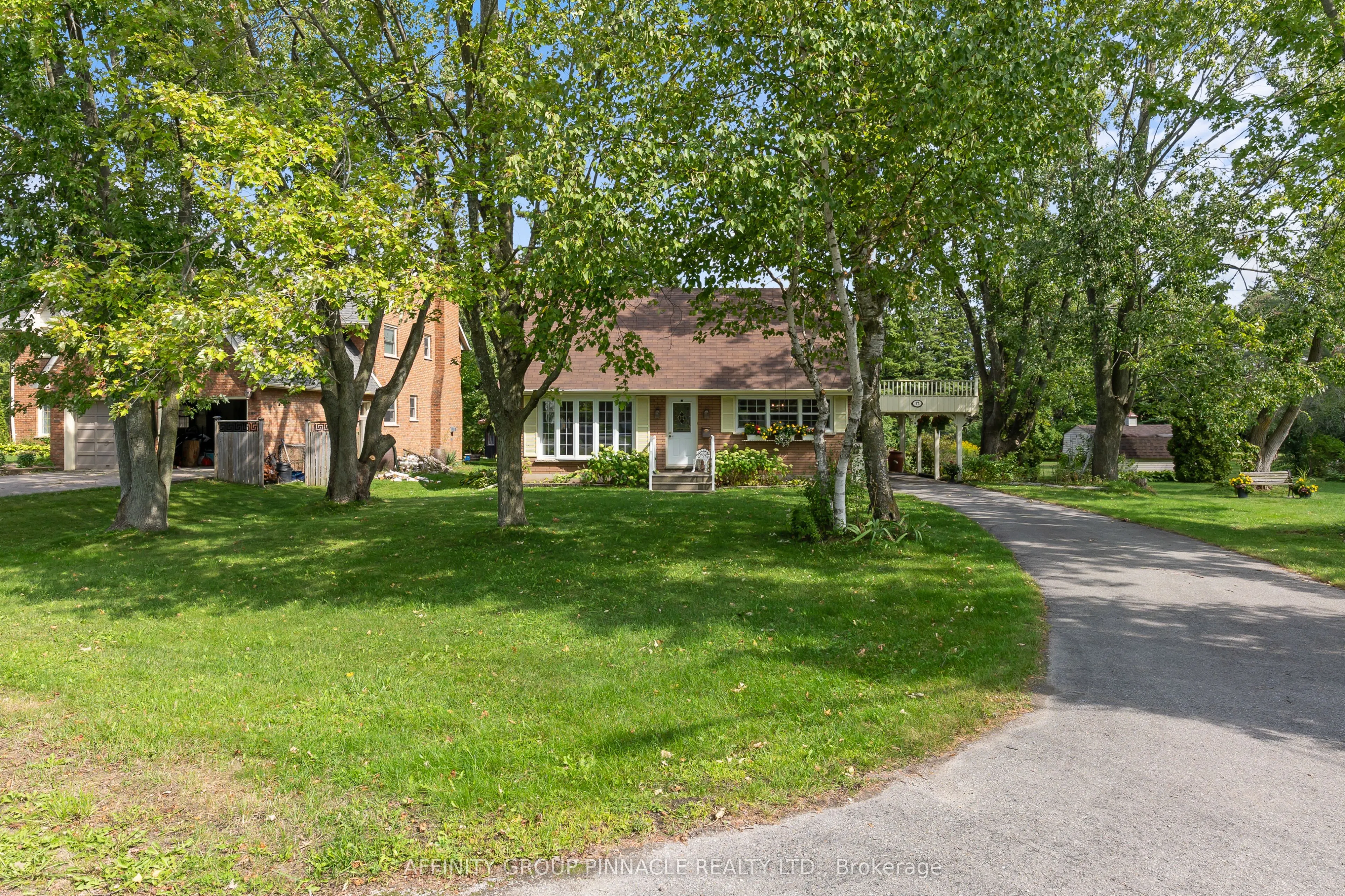 17 Richard Avenue