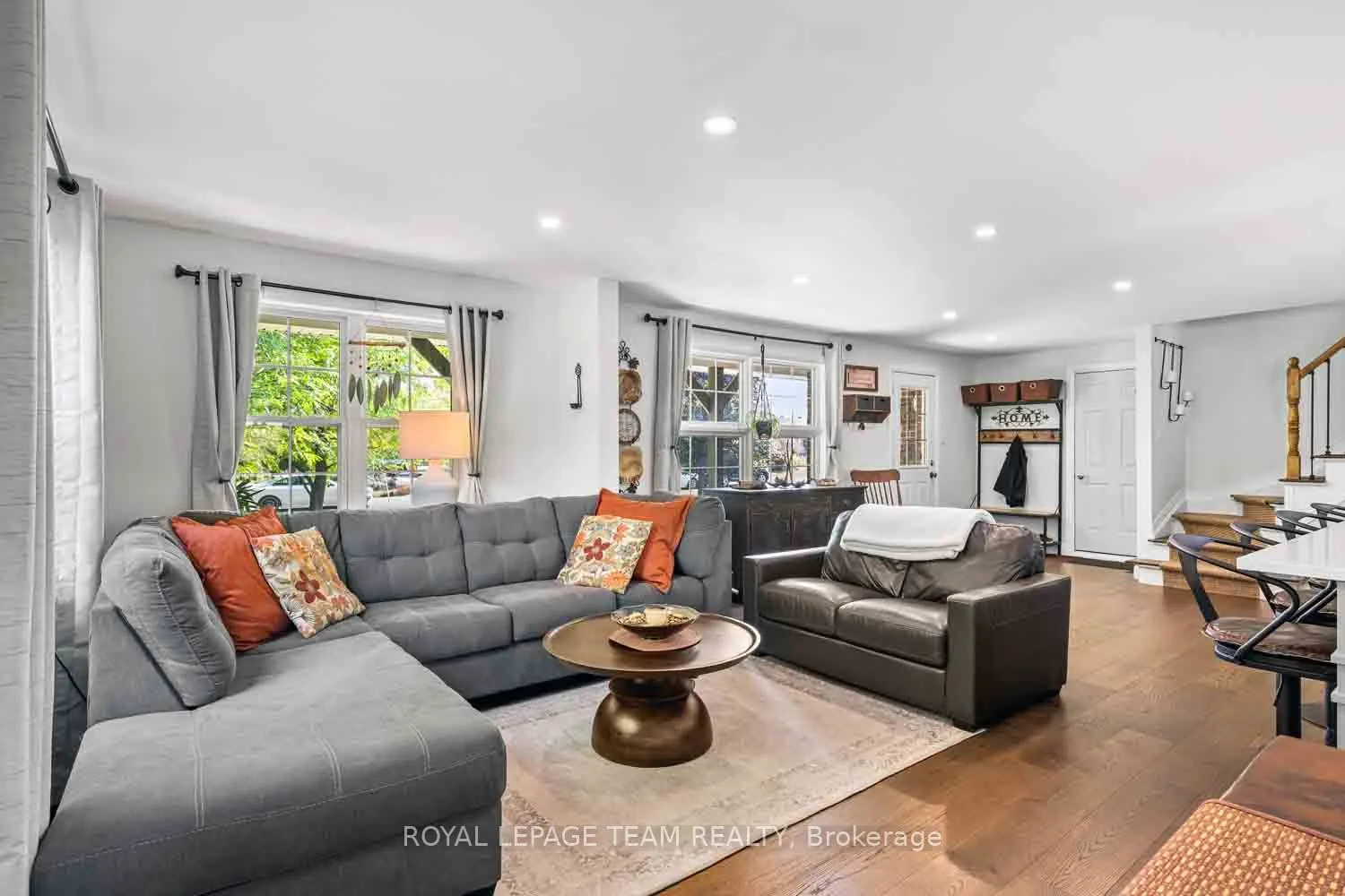1271 COLLIER Crescent