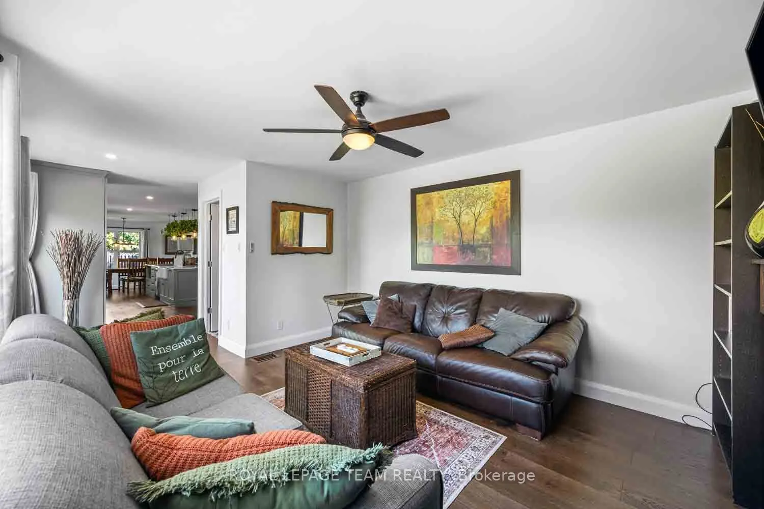 1271 COLLIER Crescent