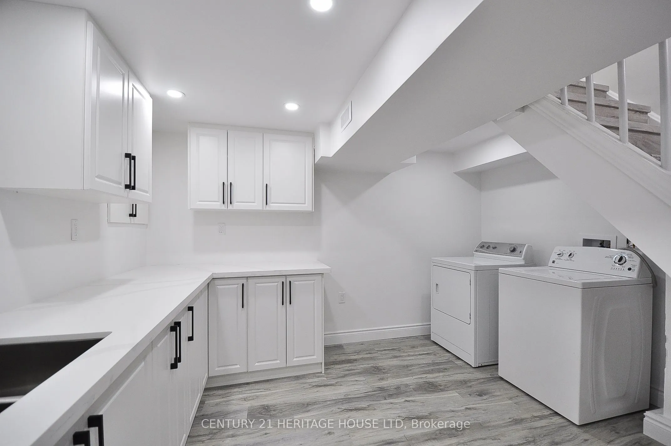 1083 Rose Street