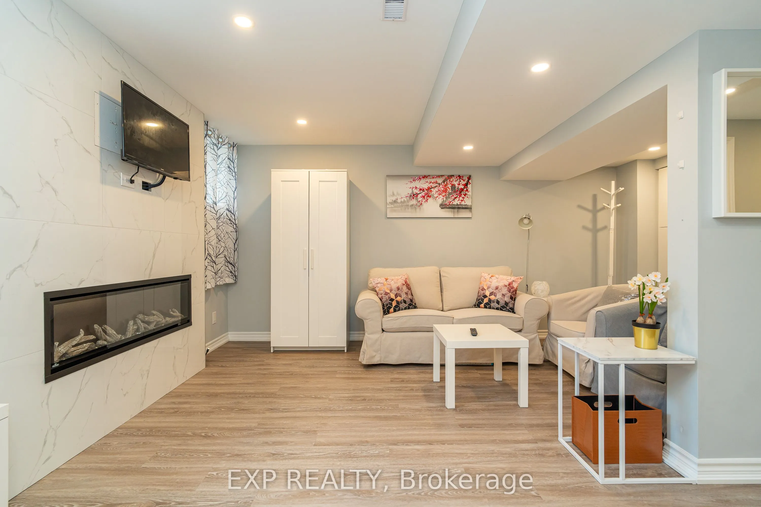 25 Solaris Drive