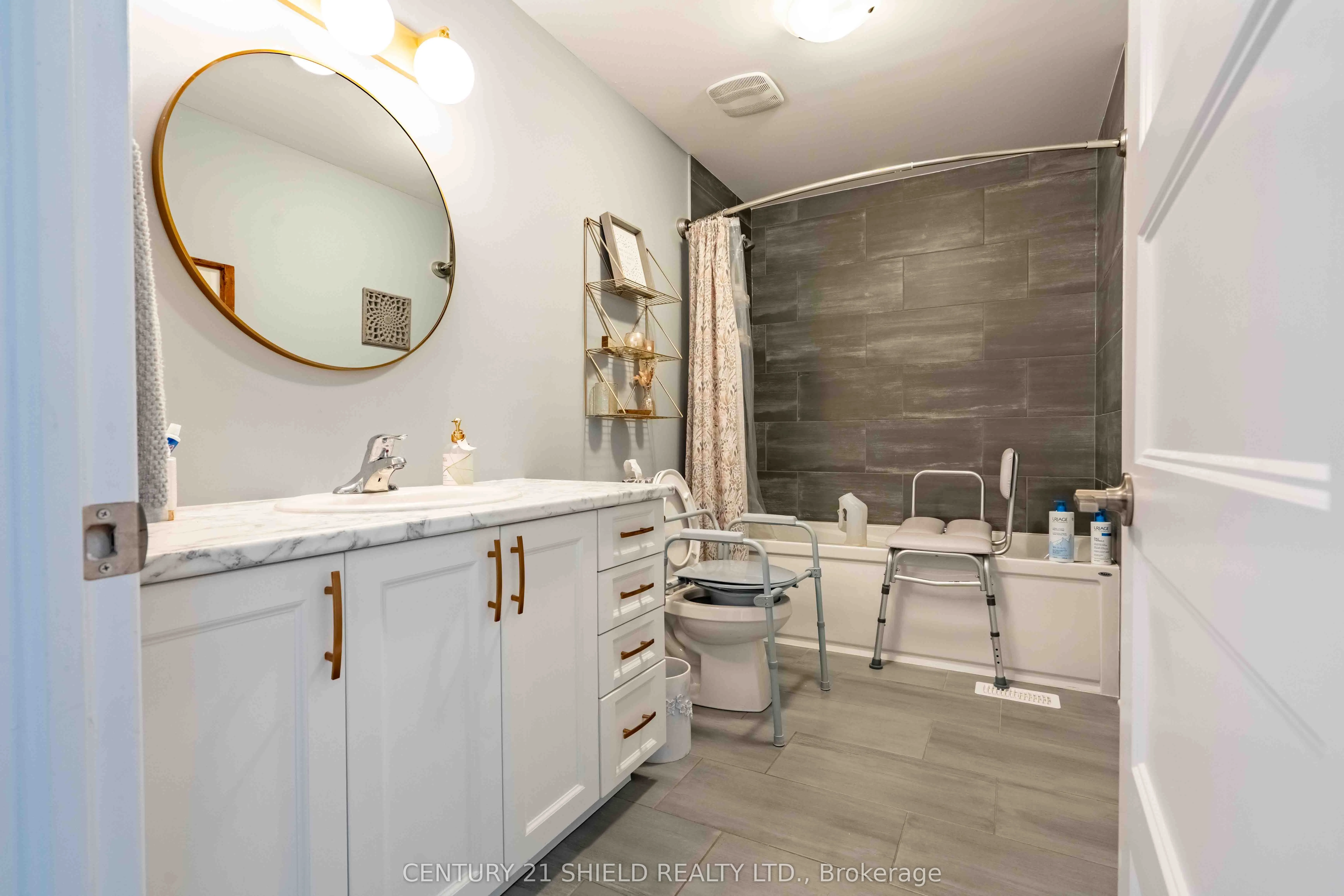 1108 Nicolas Crescent