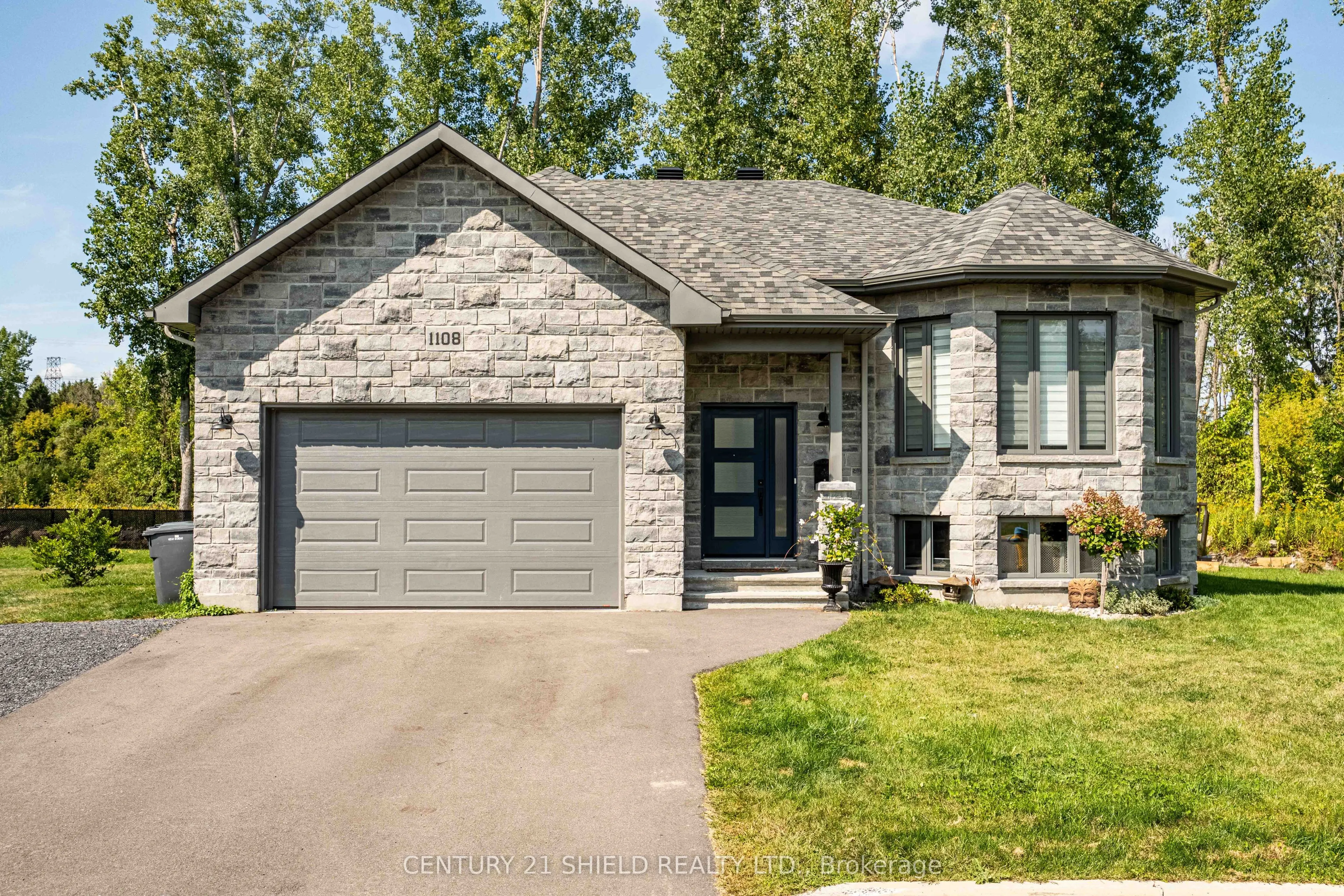 1108 Nicolas Crescent