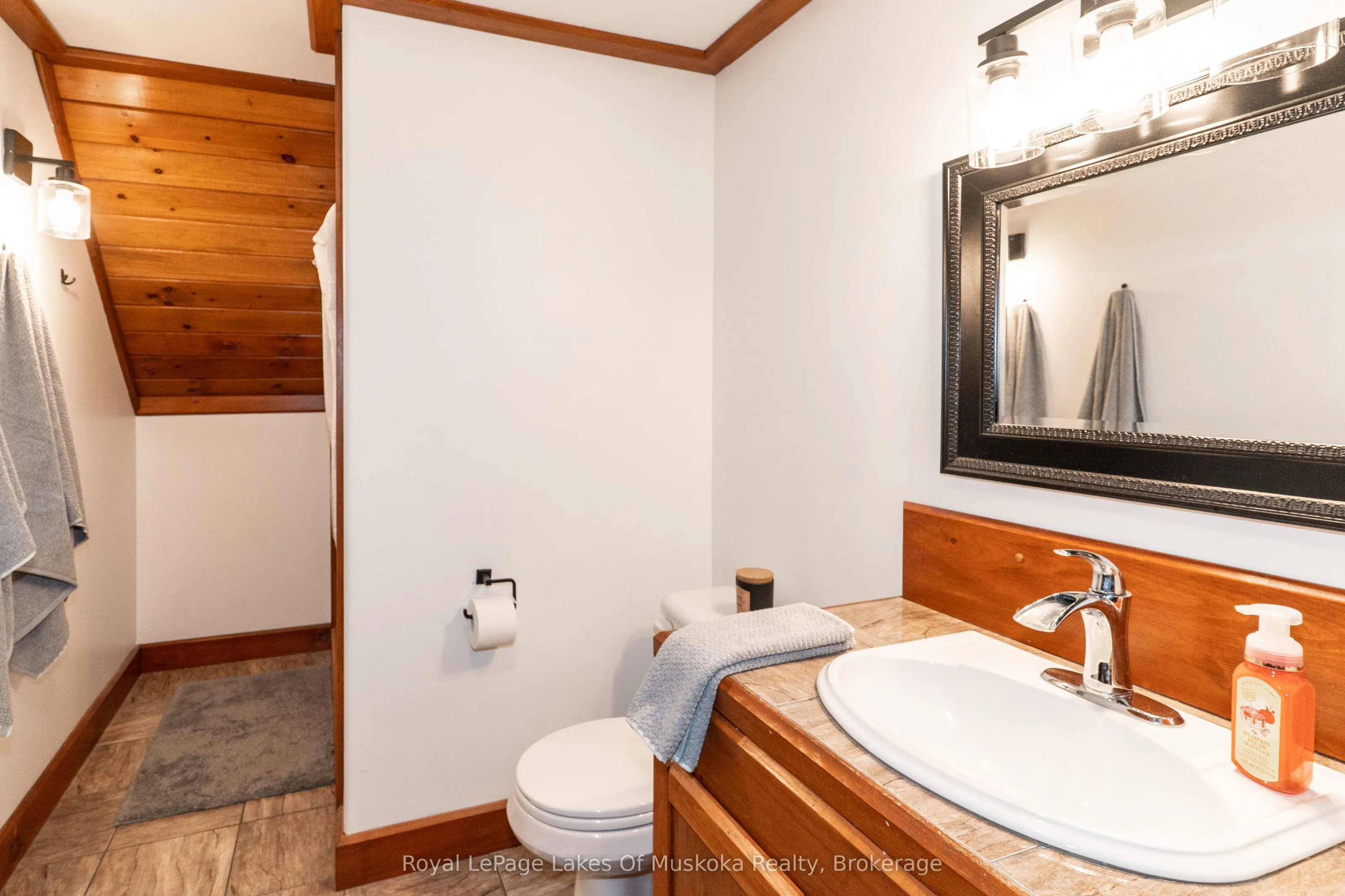 1080 Walkers Glenn Crescent