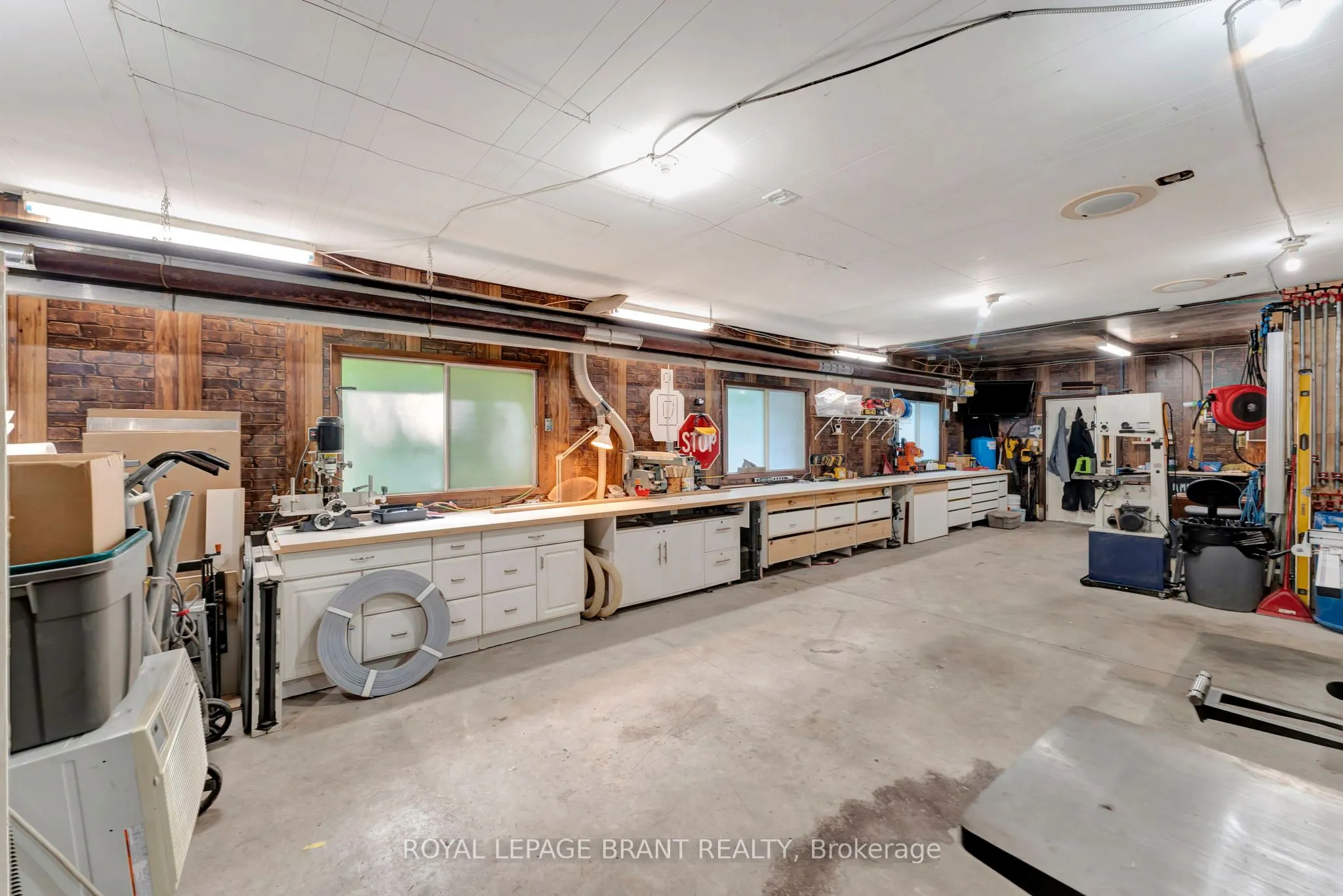 2257 Swimming Pool Road