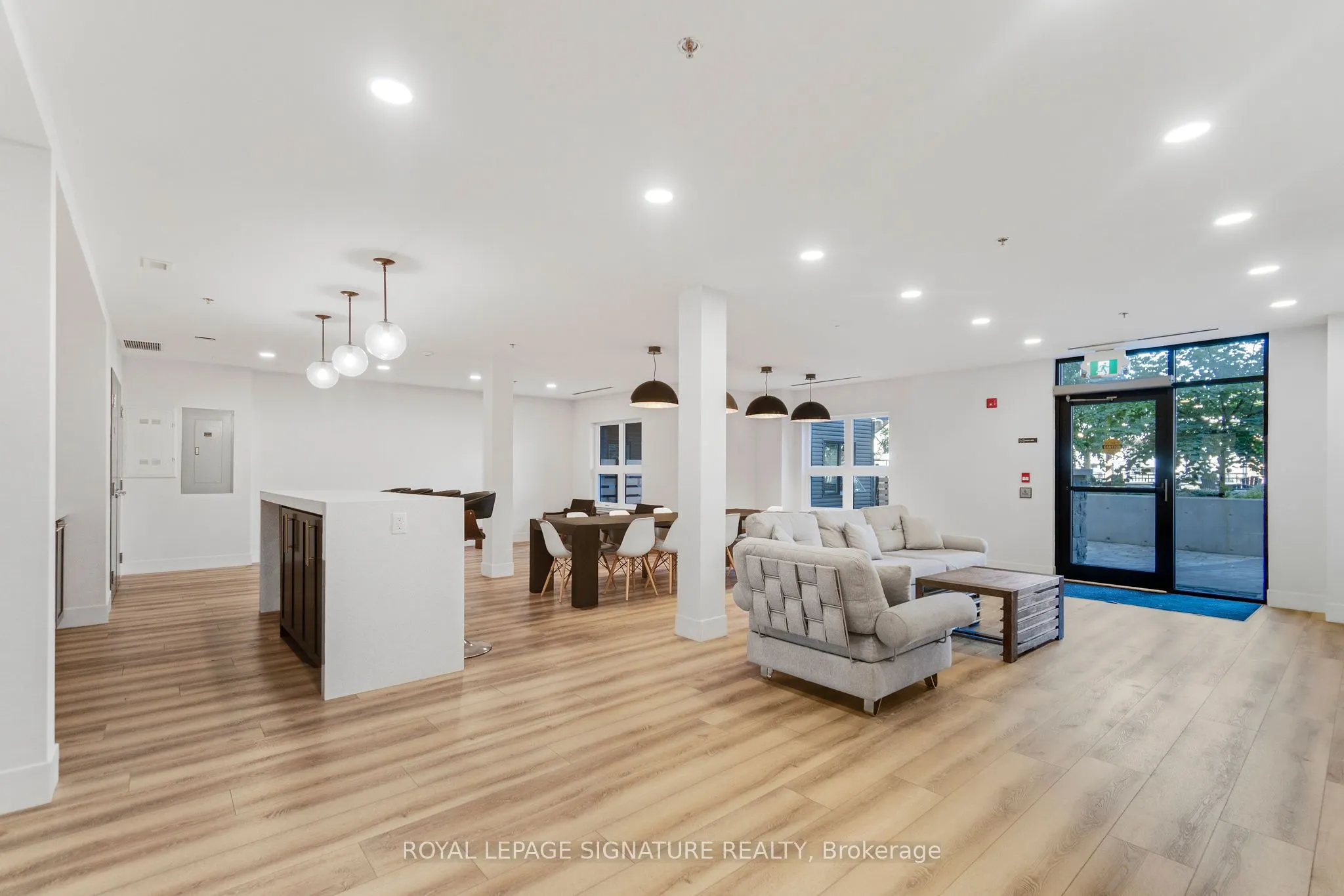 110 Fergus Avenue, #211