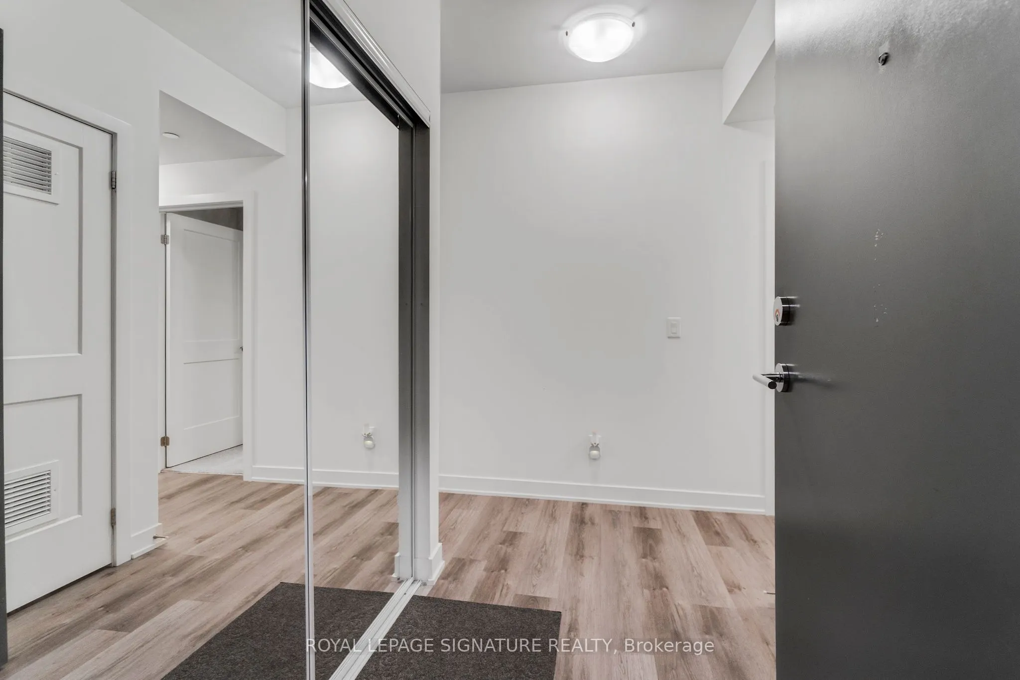110 Fergus Avenue, #211