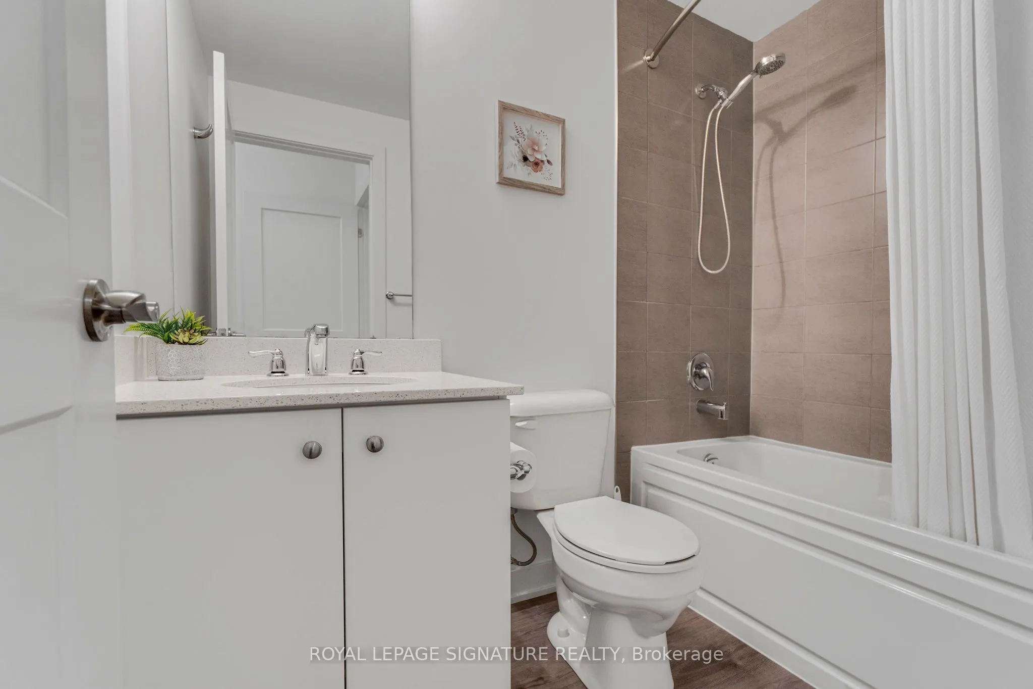 110 Fergus Avenue, #211