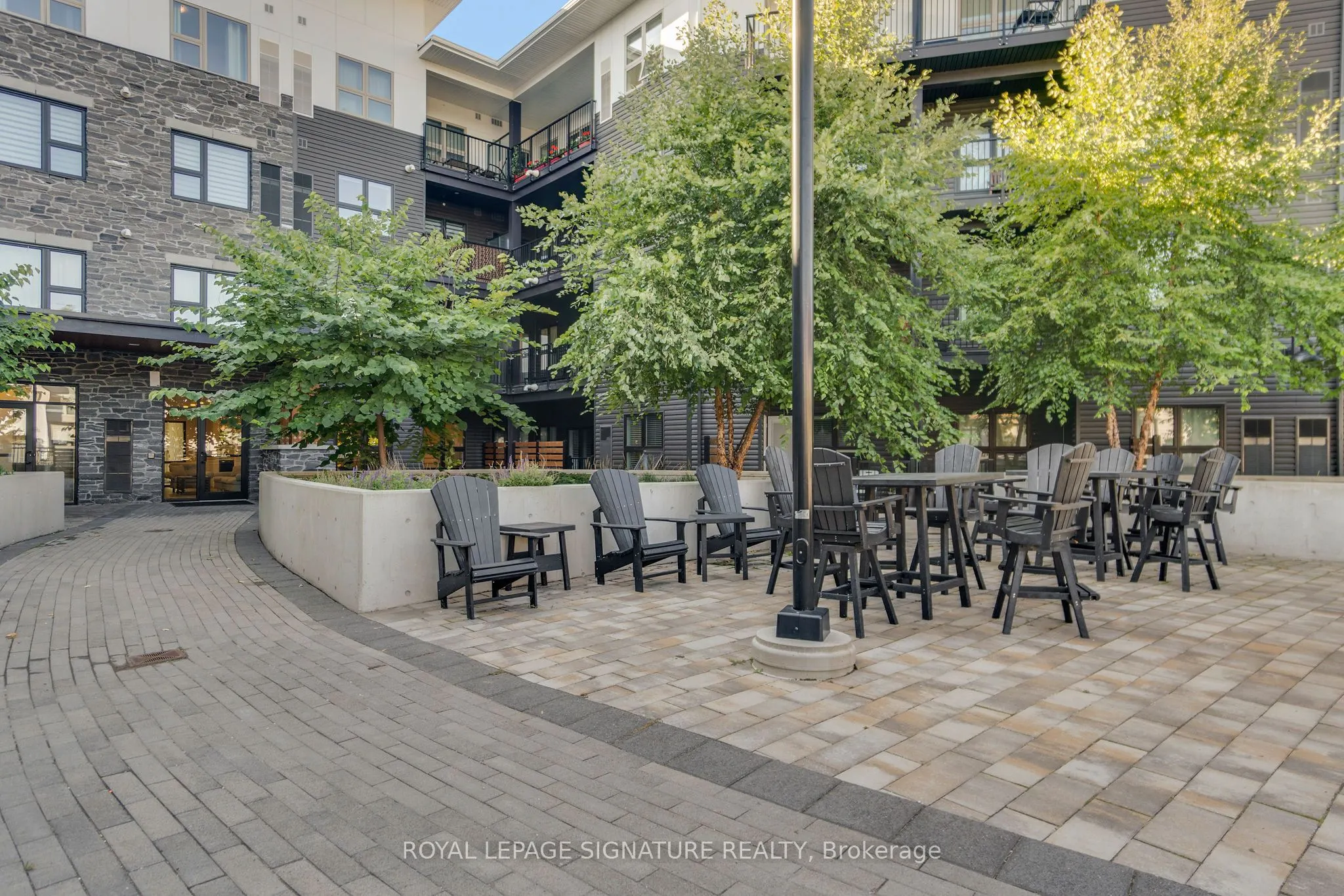 110 Fergus Avenue, #211