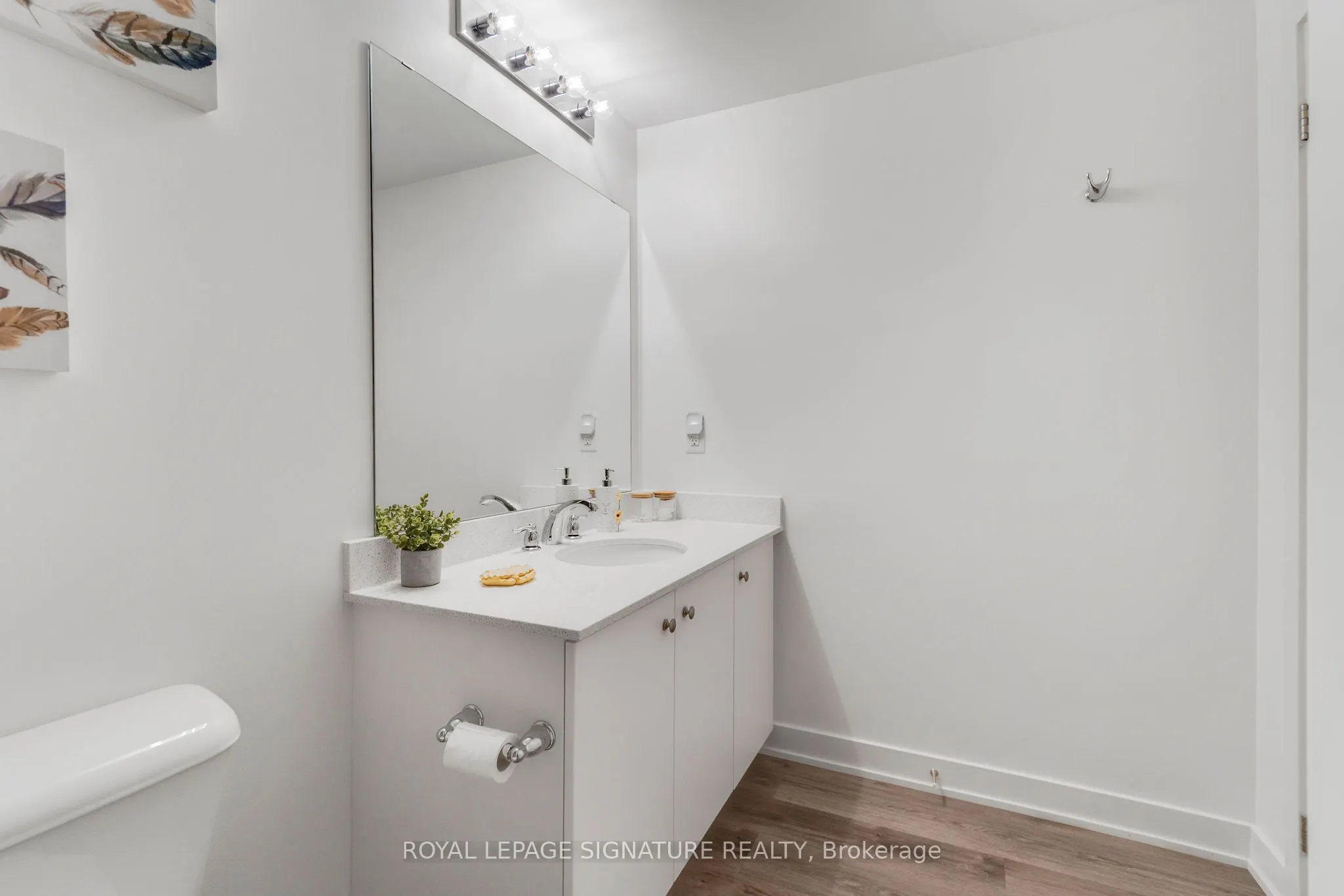 110 Fergus Avenue, #211