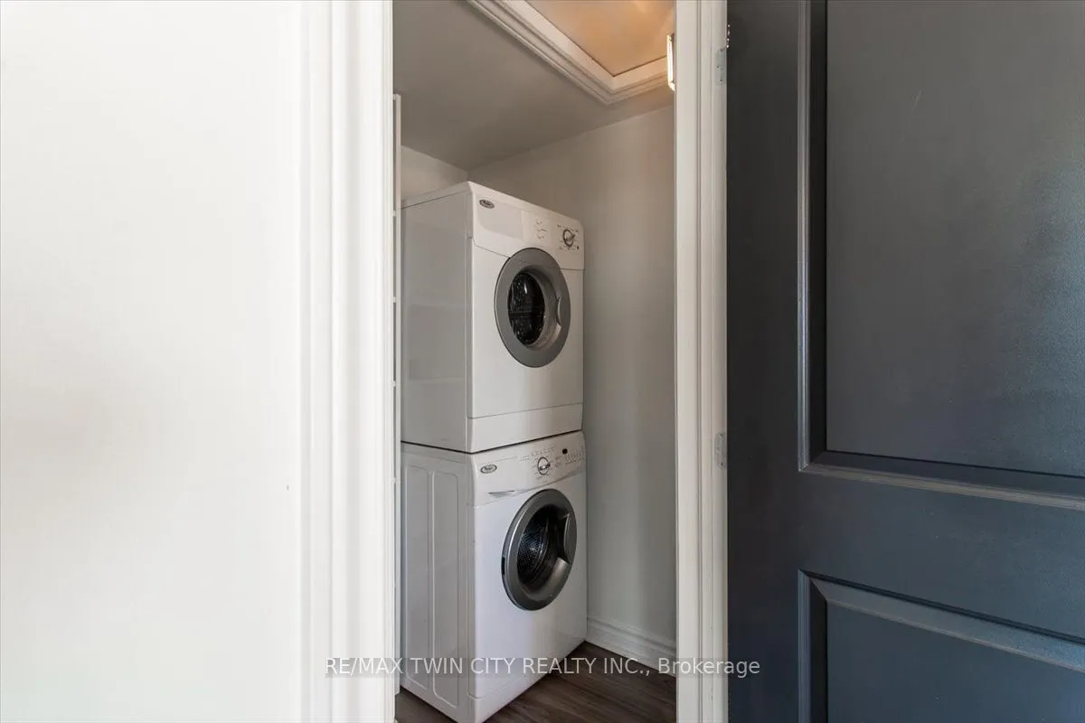 200 Charlton Avenue E, #PENTHOUSE