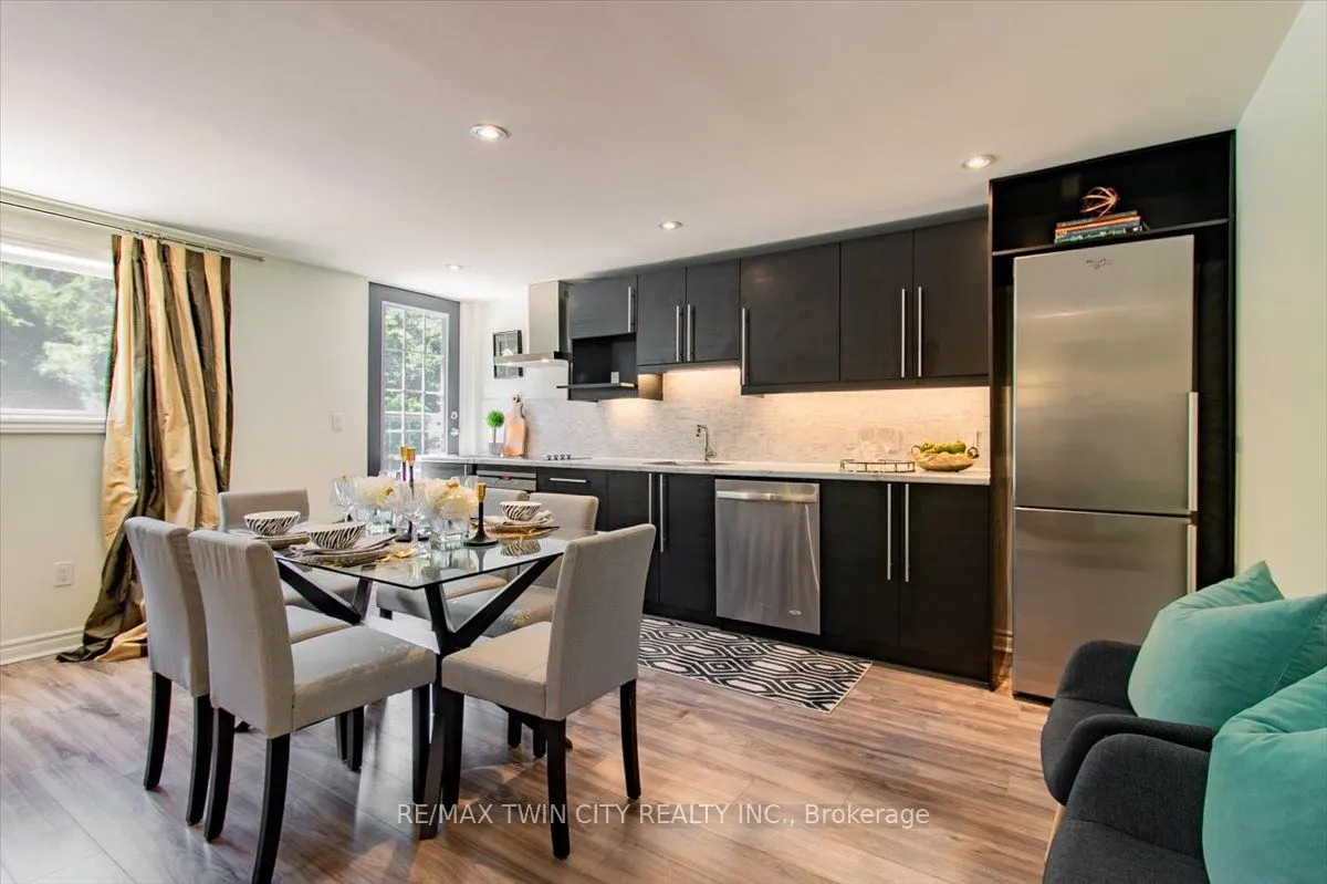 200 Charlton Avenue E, #PENTHOUSE