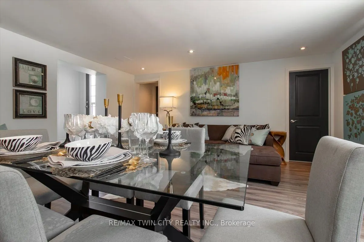 200 Charlton Avenue E, #PENTHOUSE