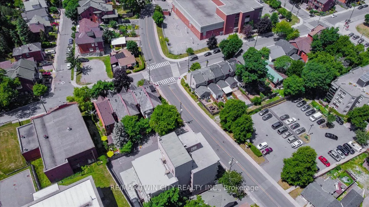 200 Charlton Avenue E, #PENTHOUSE