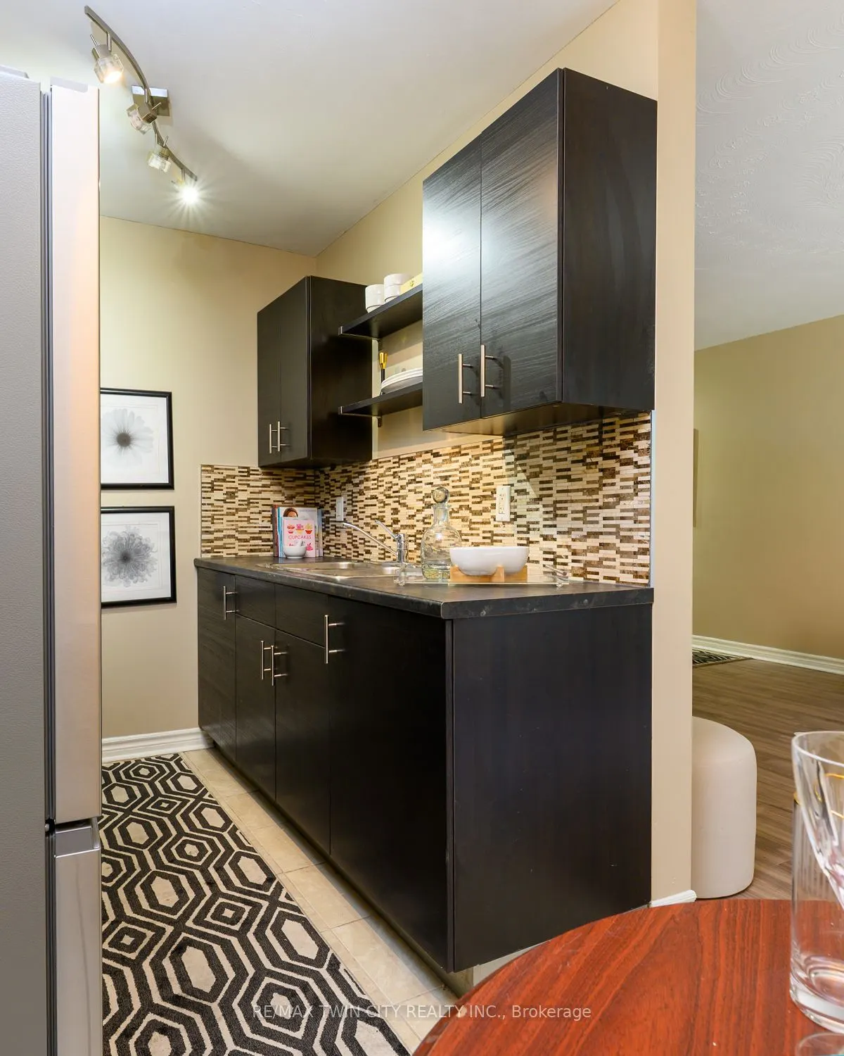 200 Charlton Avenue E, #102