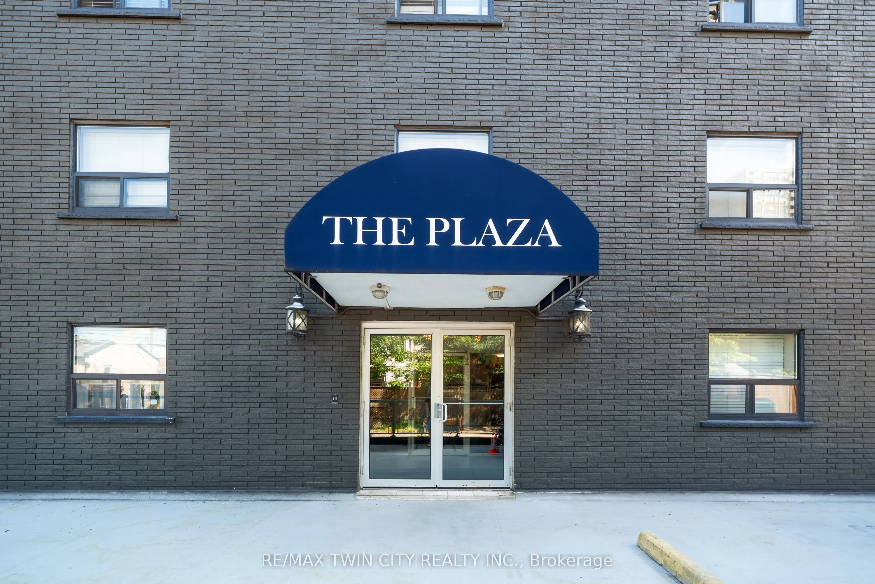 200 Charlton Avenue E, #102