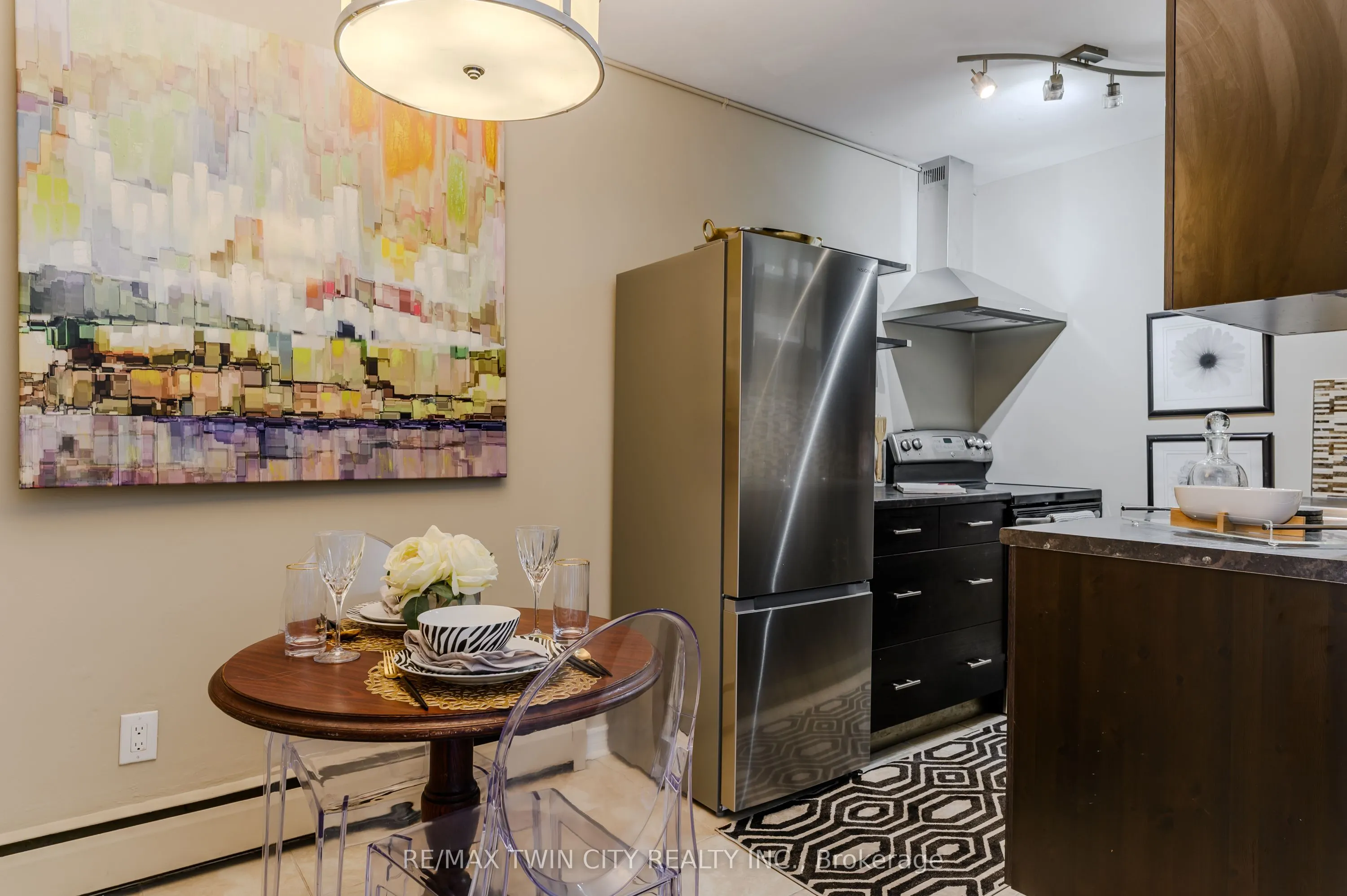 200 Charlton Avenue E, #102