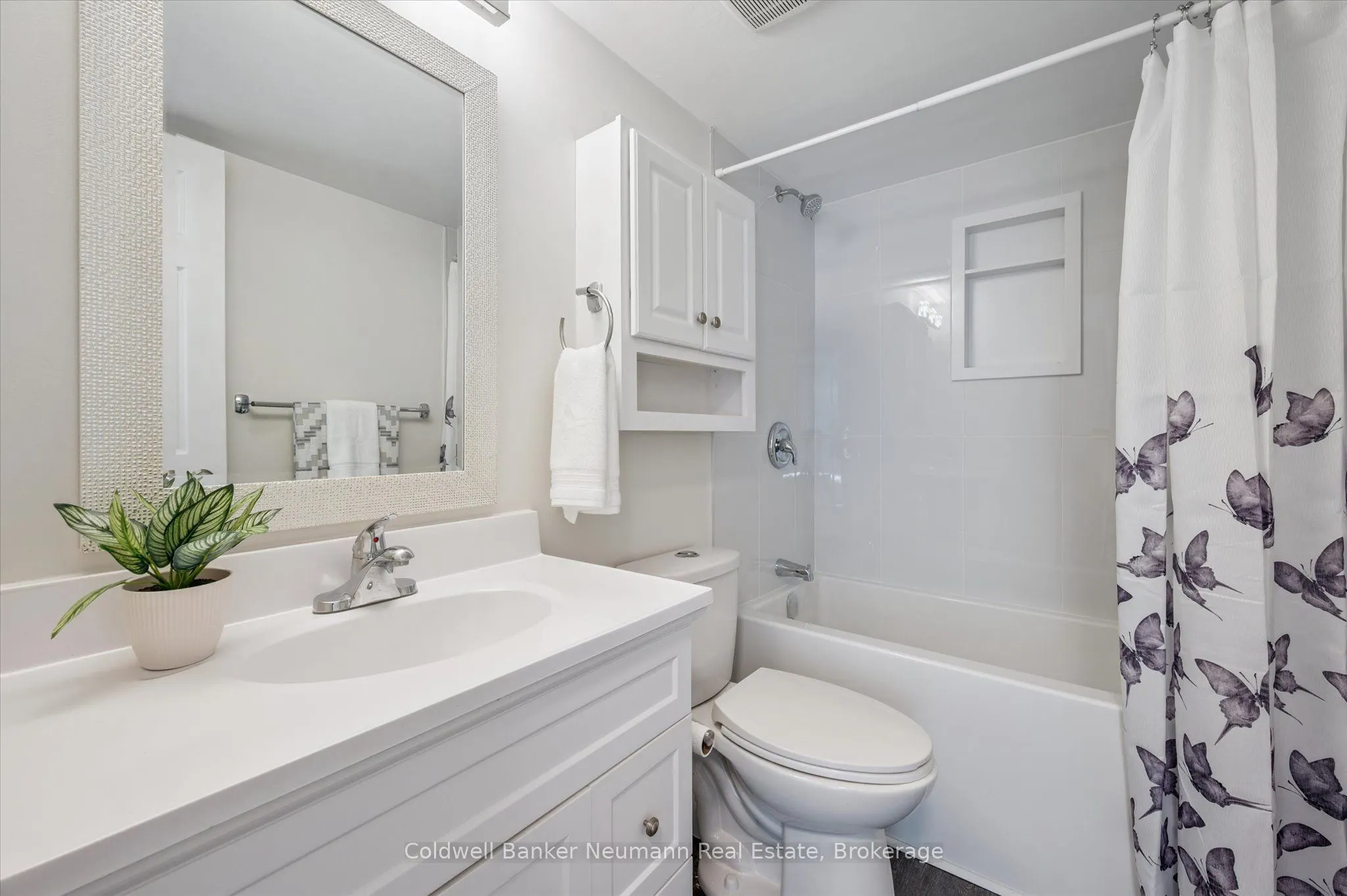 266 Overlea Drive, #204