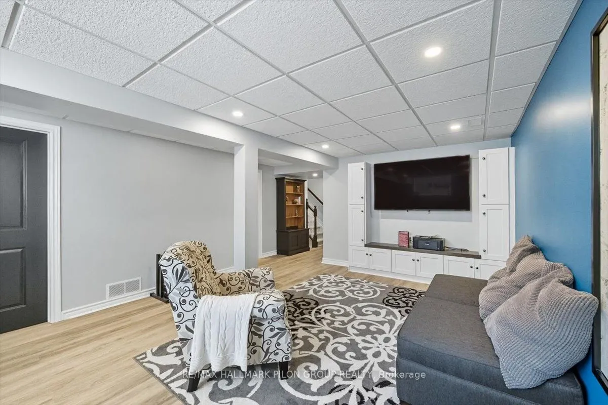 690 Decoeur Drive