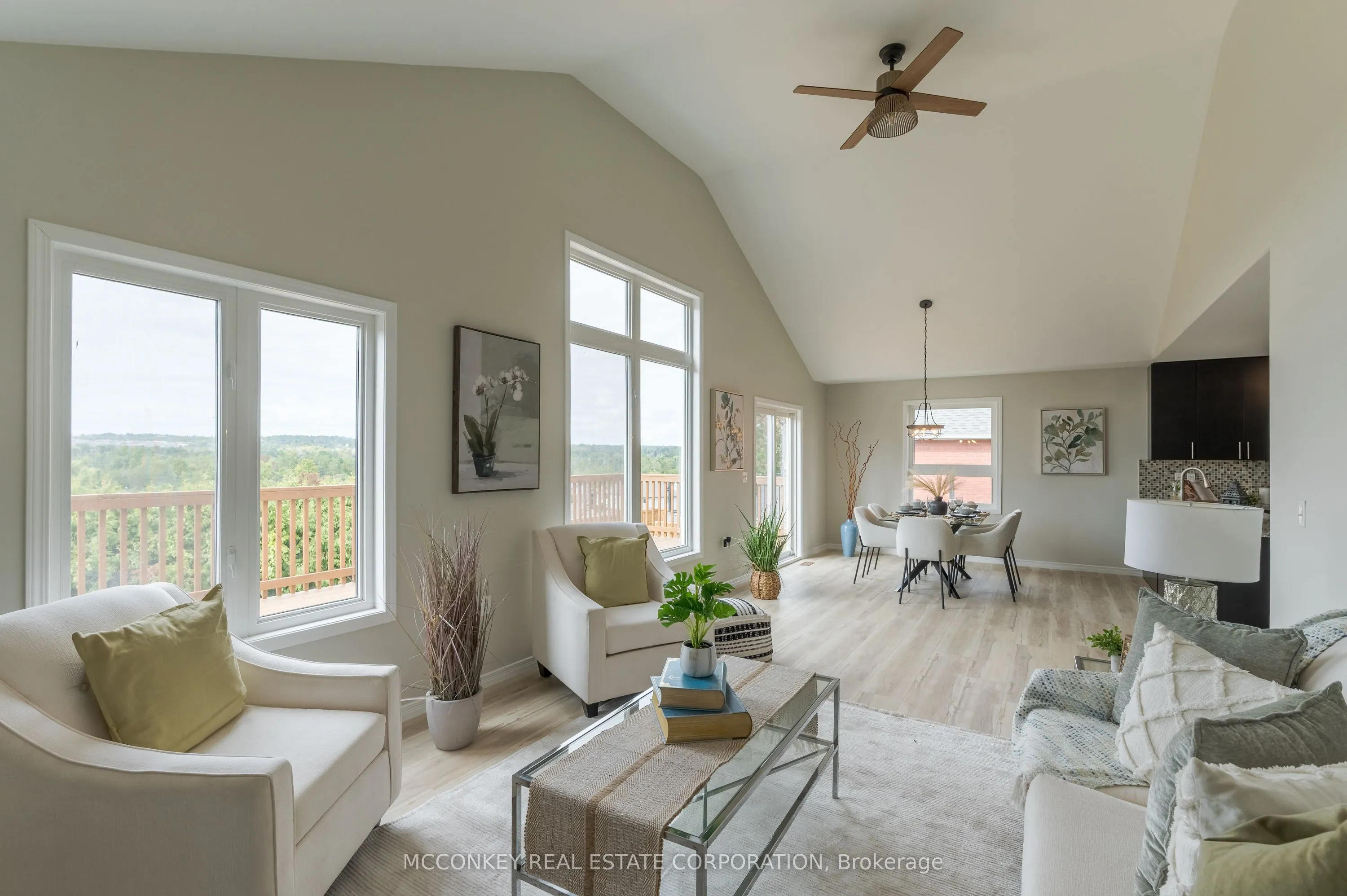 1563 Scollard Crescent