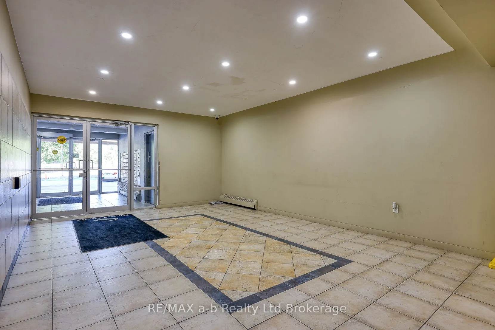 563 Mornington Avenue, #510