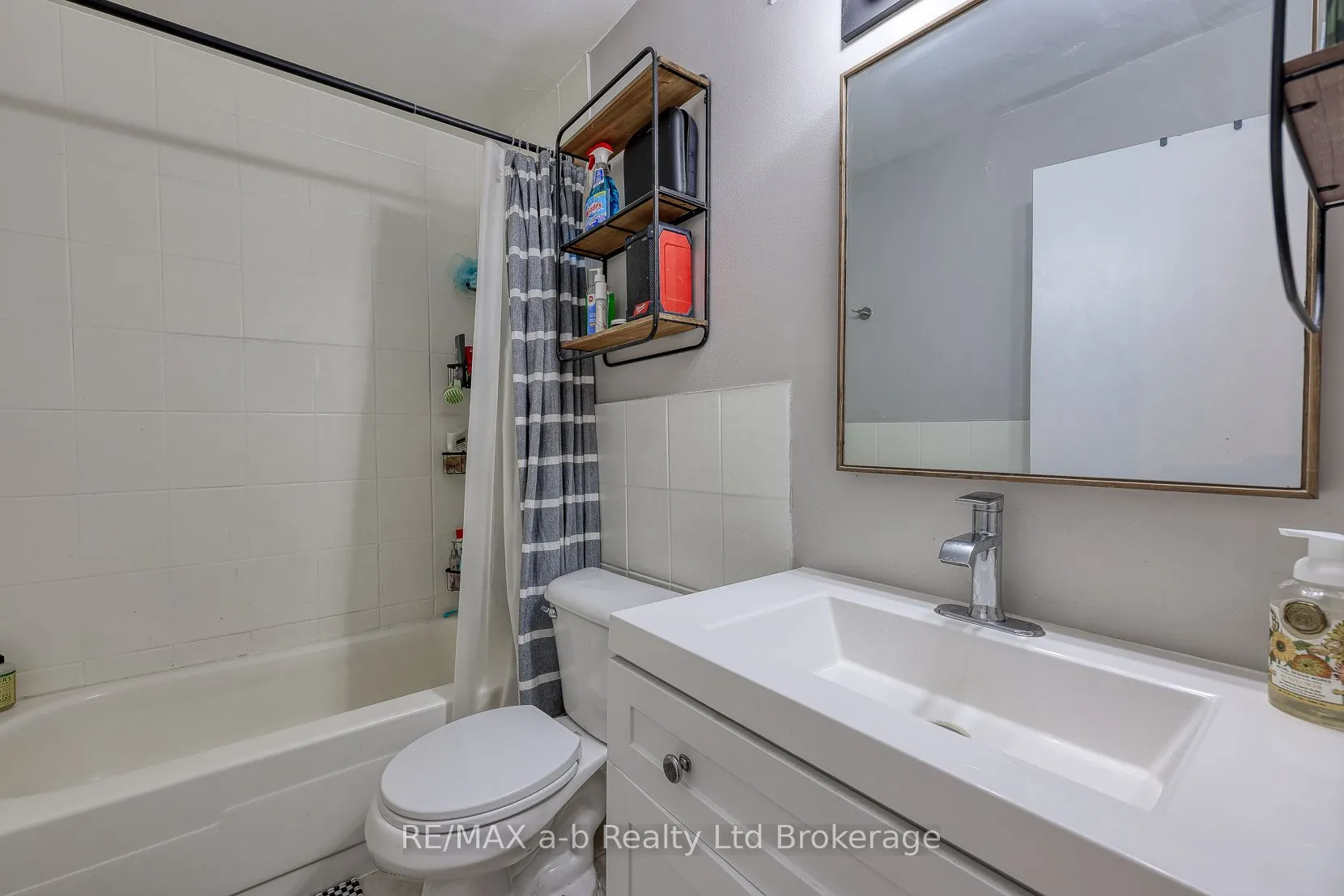 563 Mornington Avenue, #510
