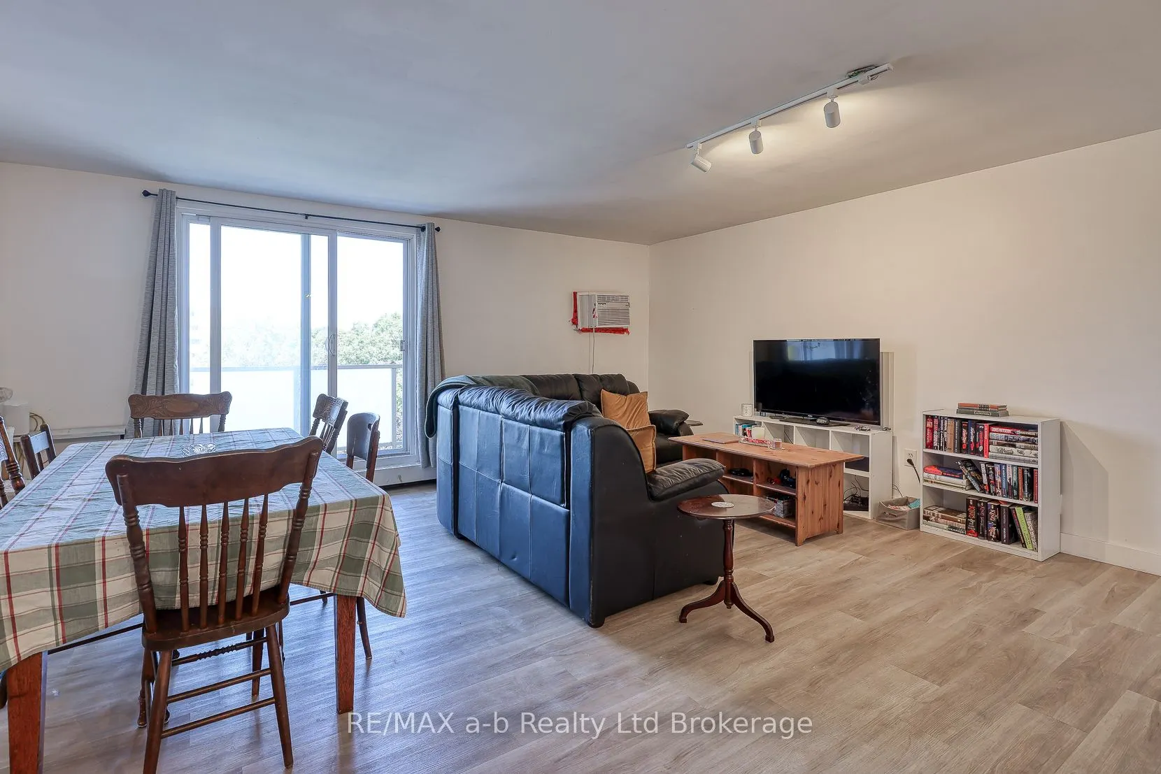 563 Mornington Avenue, #510