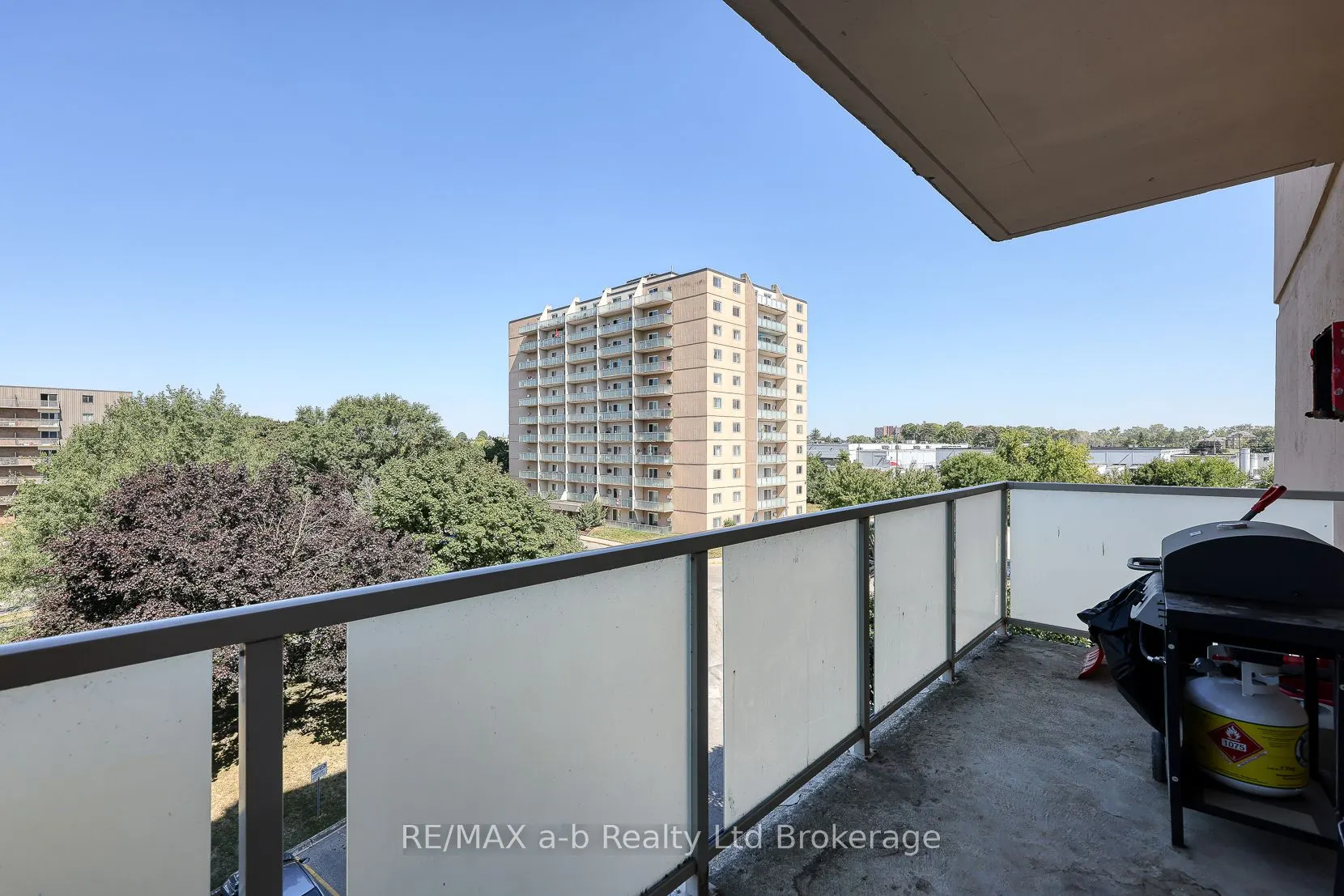 563 Mornington Avenue, #510