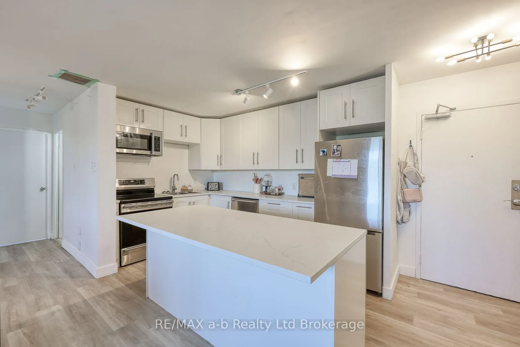 563 Mornington Avenue, #510