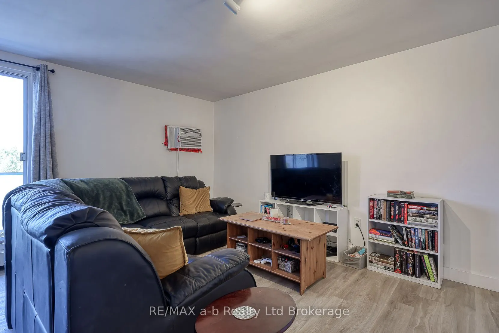 563 Mornington Avenue, #510