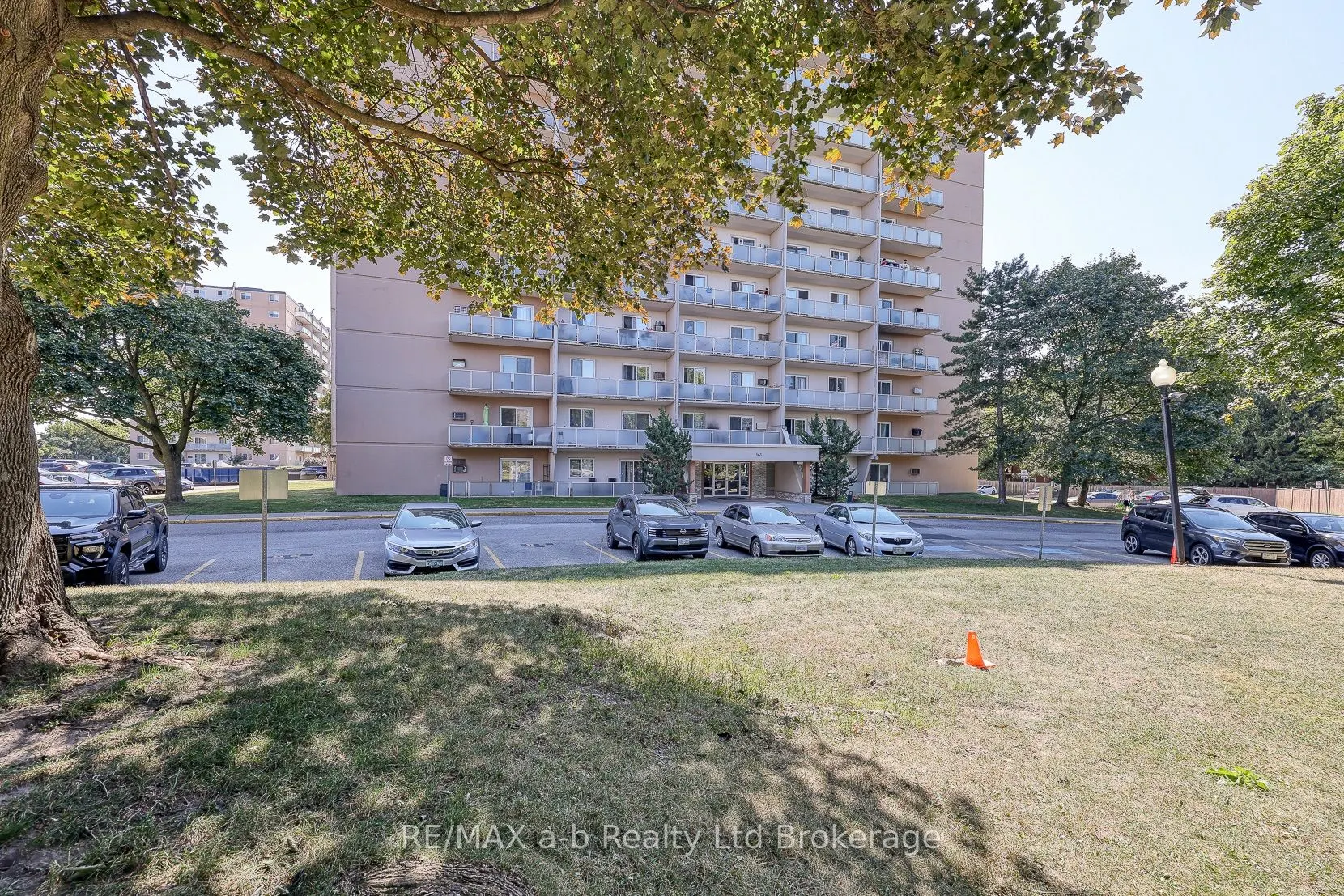 563 Mornington Avenue, #510