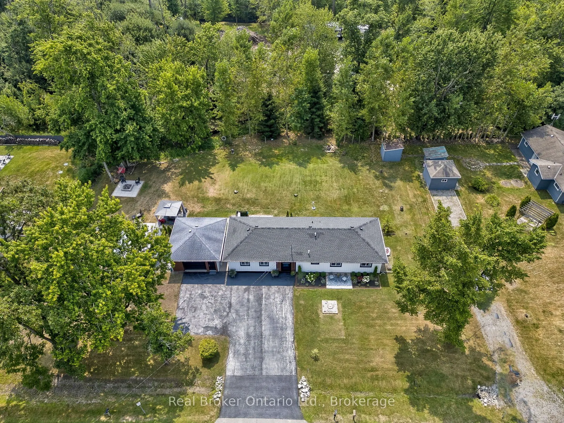 2525 Vimy Road