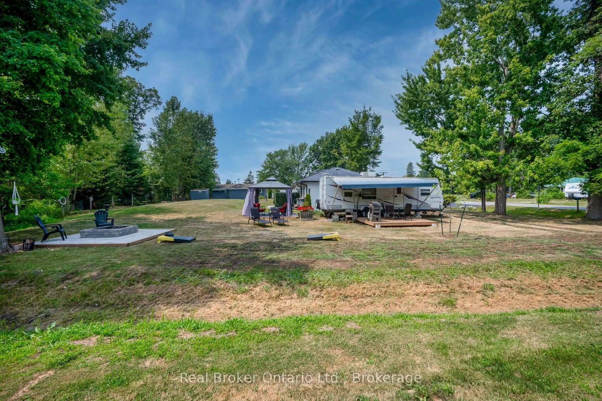 2525 Vimy Road