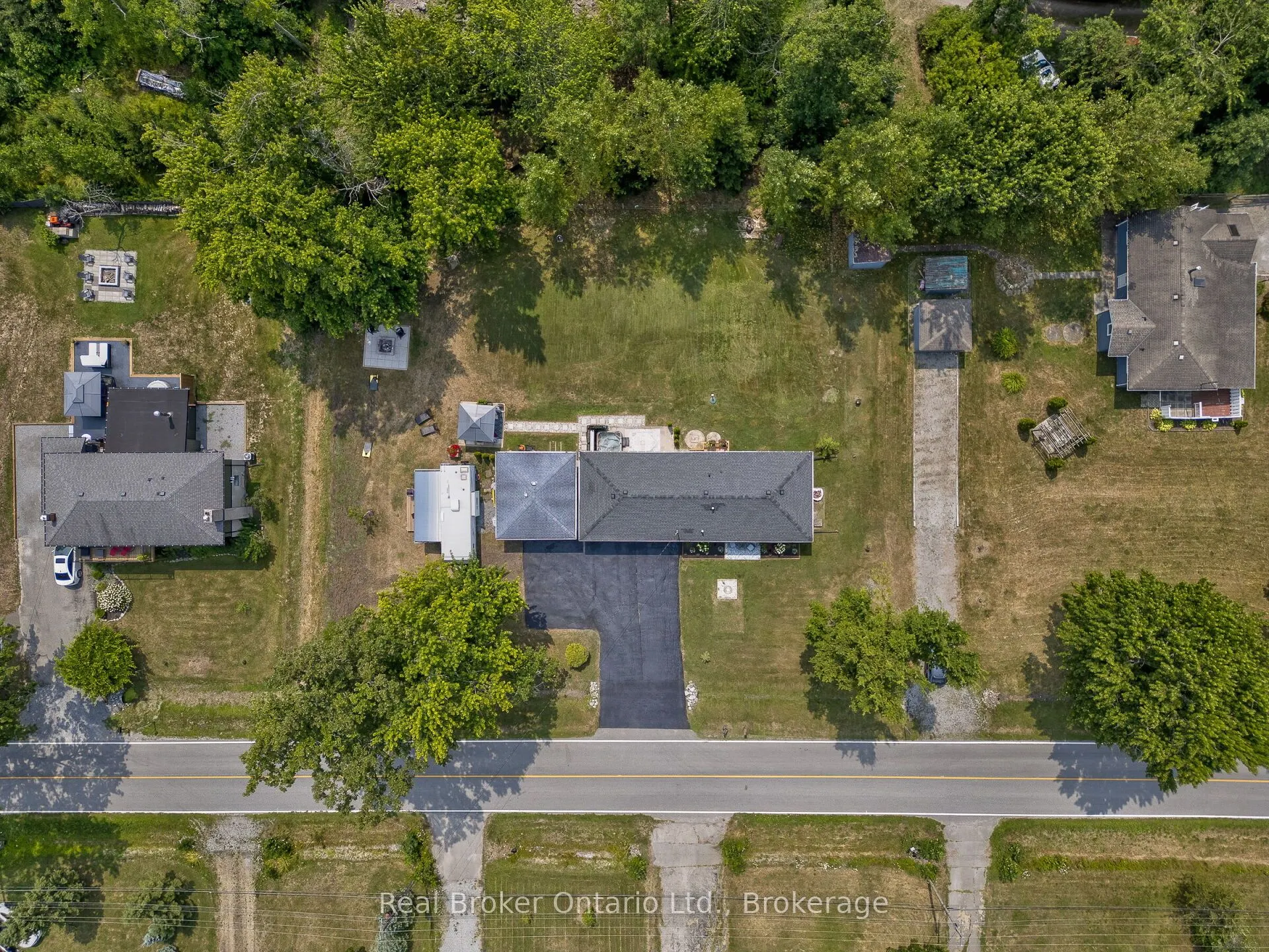 2525 Vimy Road