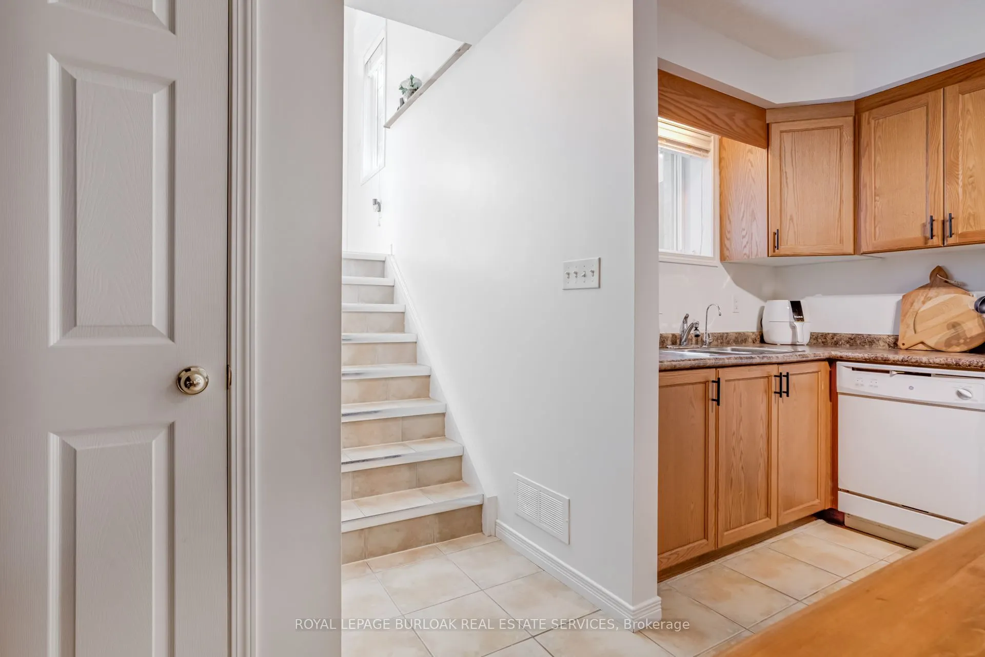 1941 Ottawa Street S, #9A