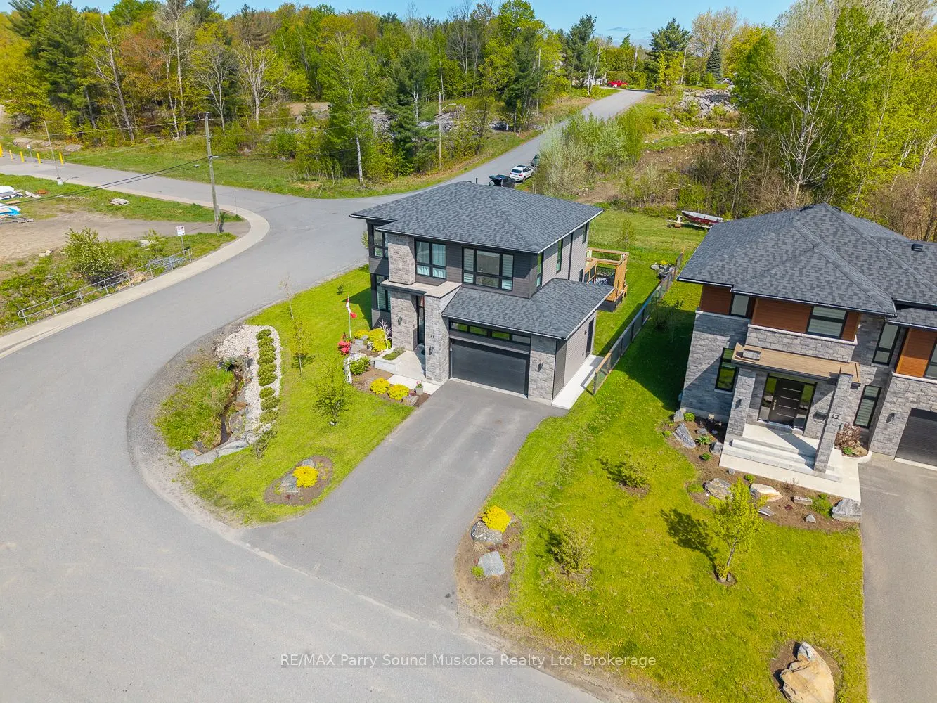 44 Dennis Drive
