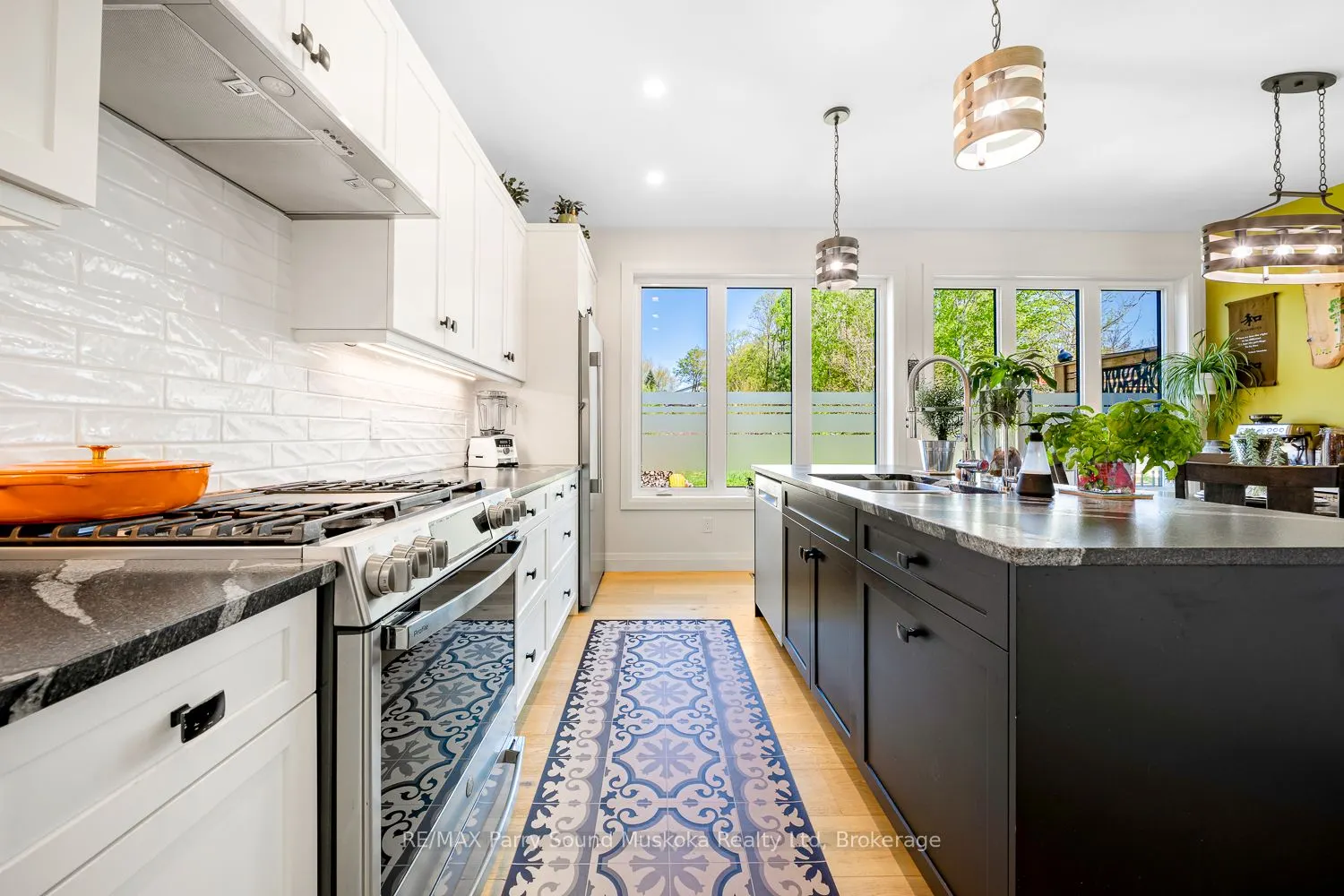 44 Dennis Drive