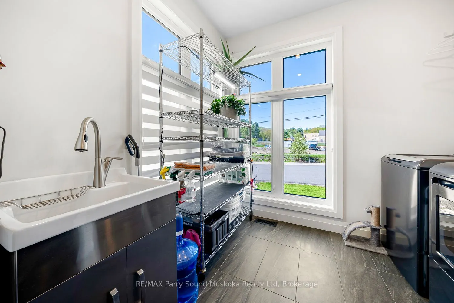 44 Dennis Drive