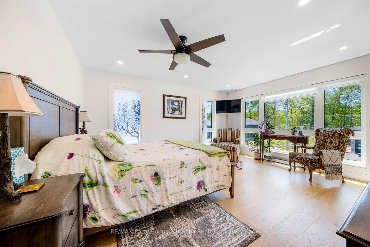 44 Dennis Drive
