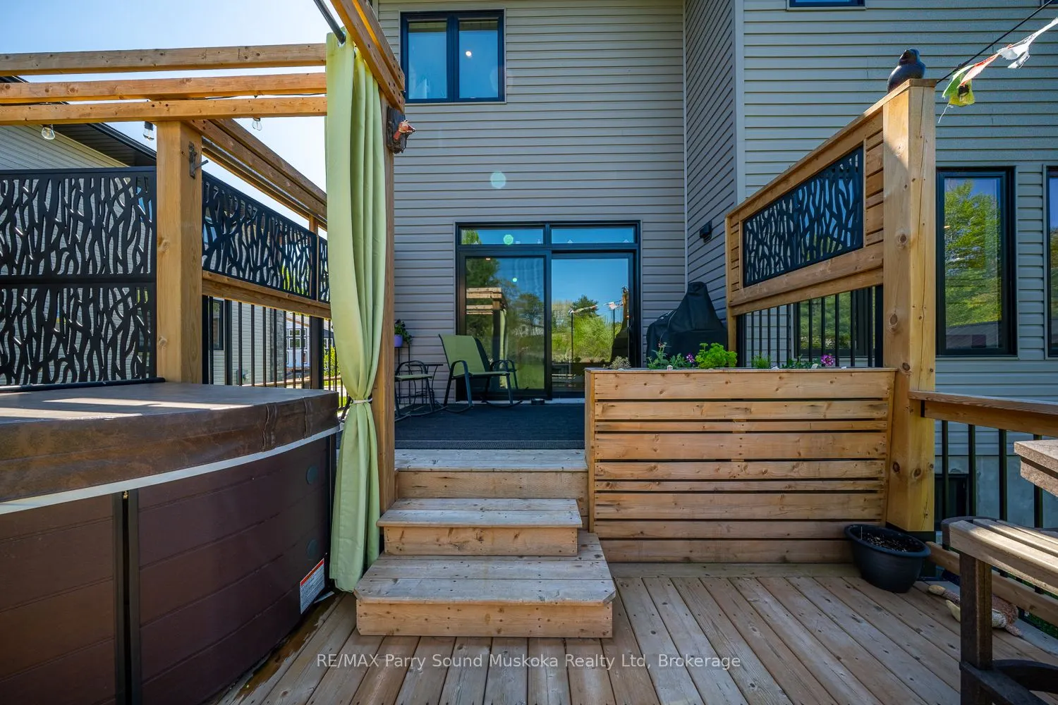 44 Dennis Drive