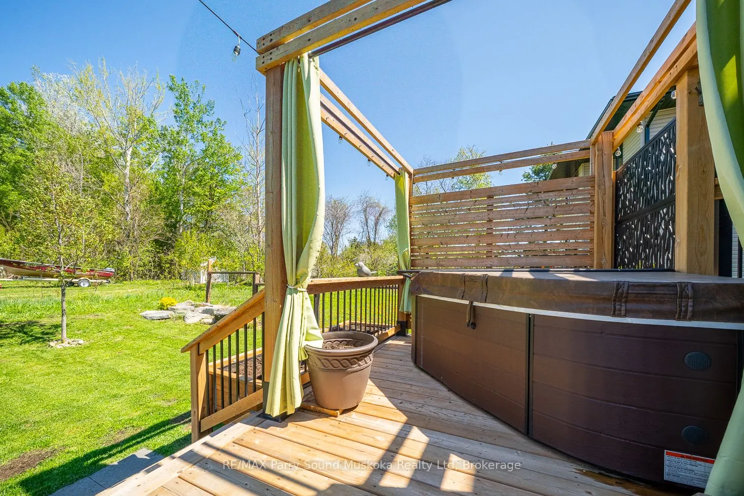 44 Dennis Drive