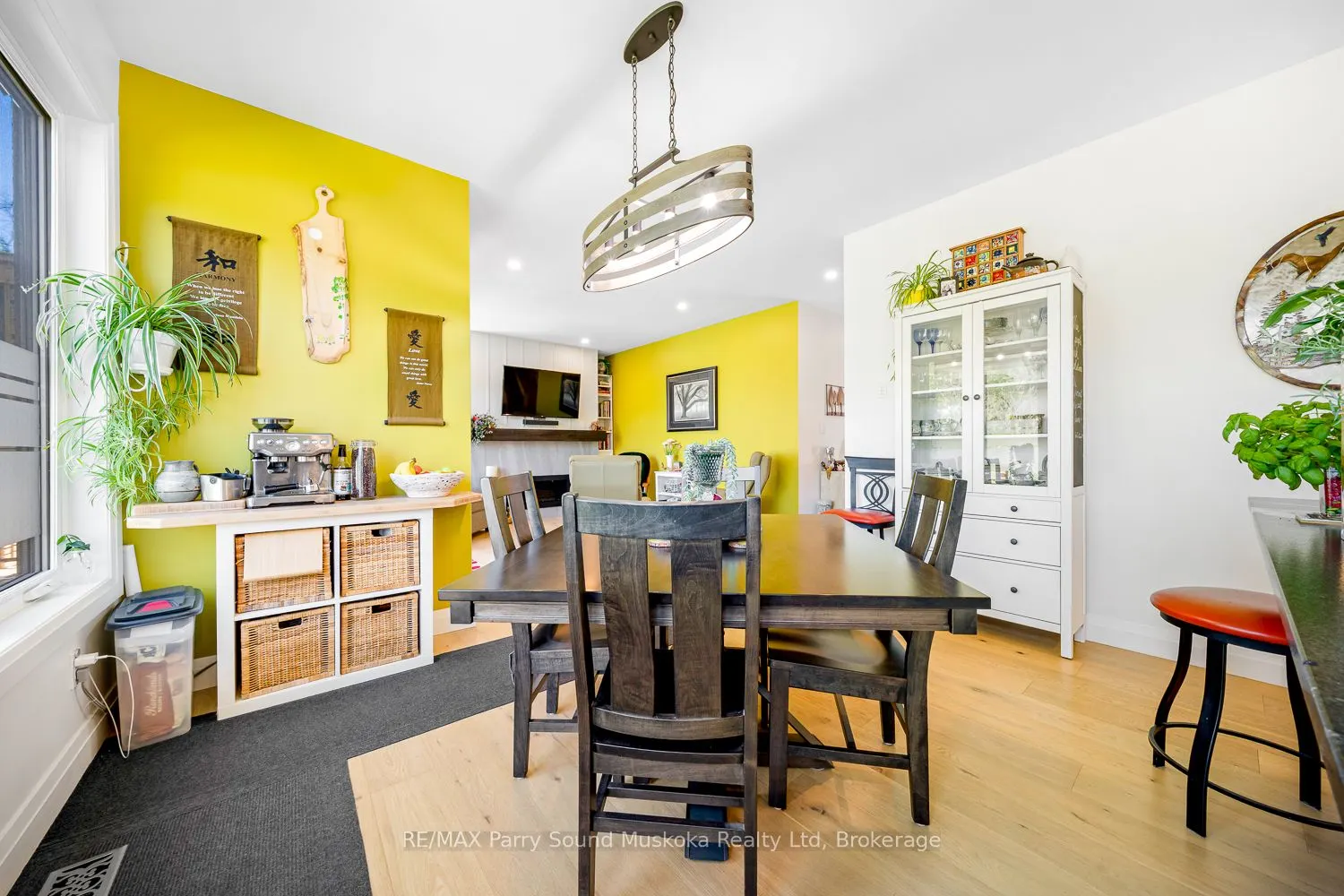 44 Dennis Drive